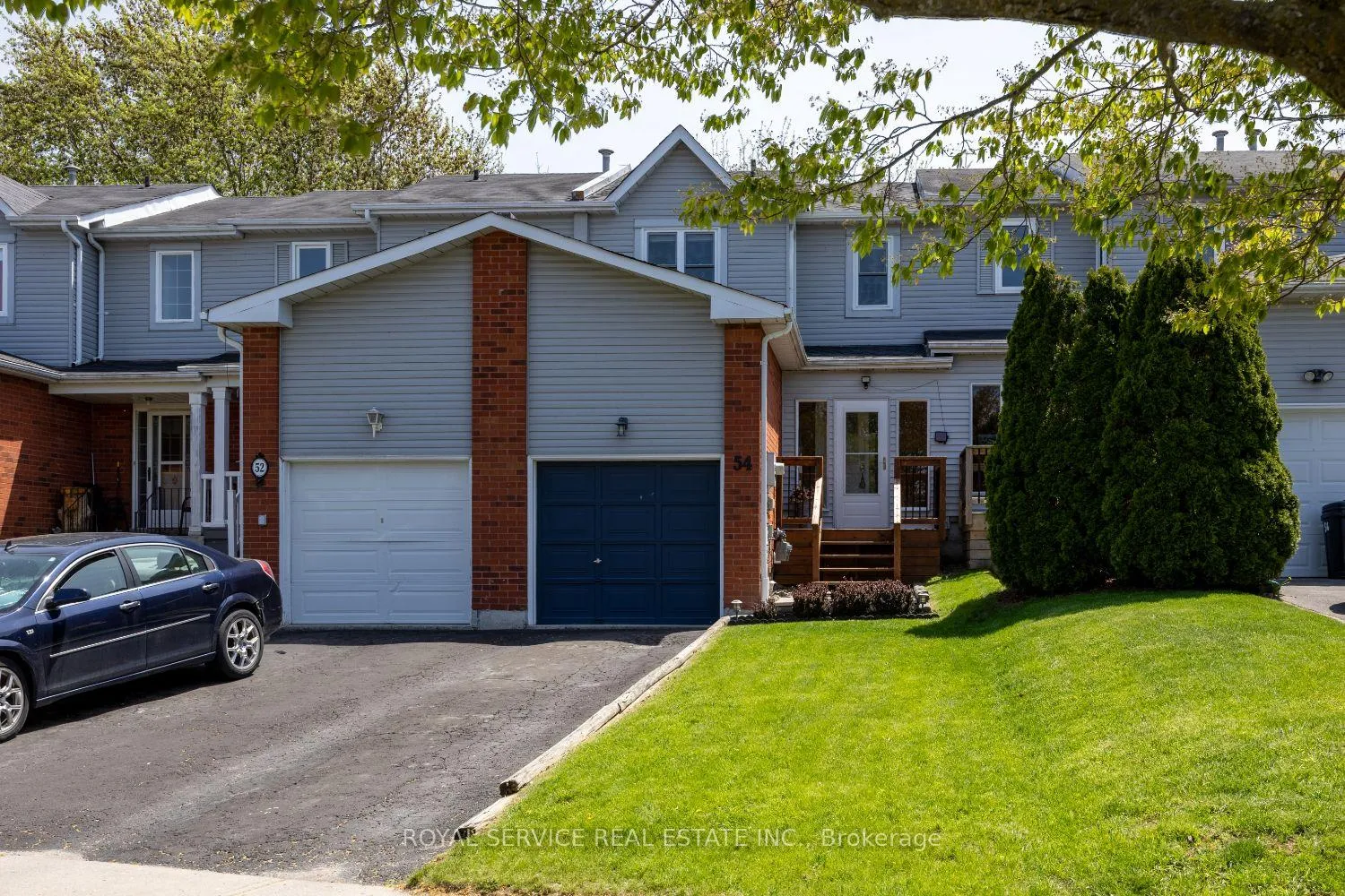 Photo 1 of 54 Galbraith Court, Clarington, Bowmanville — HOMEH
