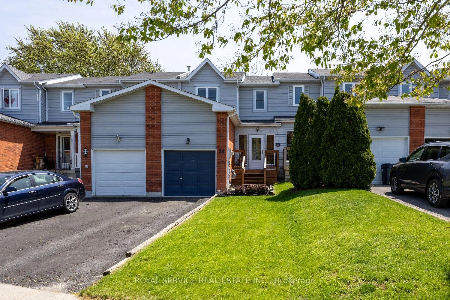 Photo 2 of 54 Galbraith Court, Clarington, Bowmanville — HOMEH
