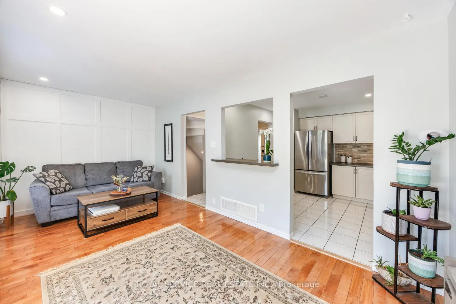 Photo 10 of 54 Galbraith Court, Clarington, Bowmanville — HOMEH