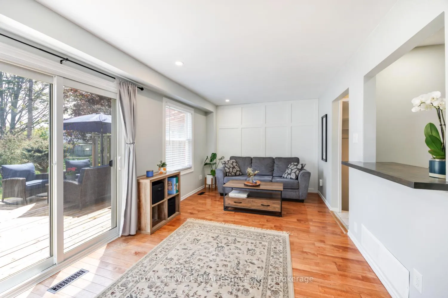 Photo 12 of 54 Galbraith Court, Clarington, Bowmanville — HOMEH