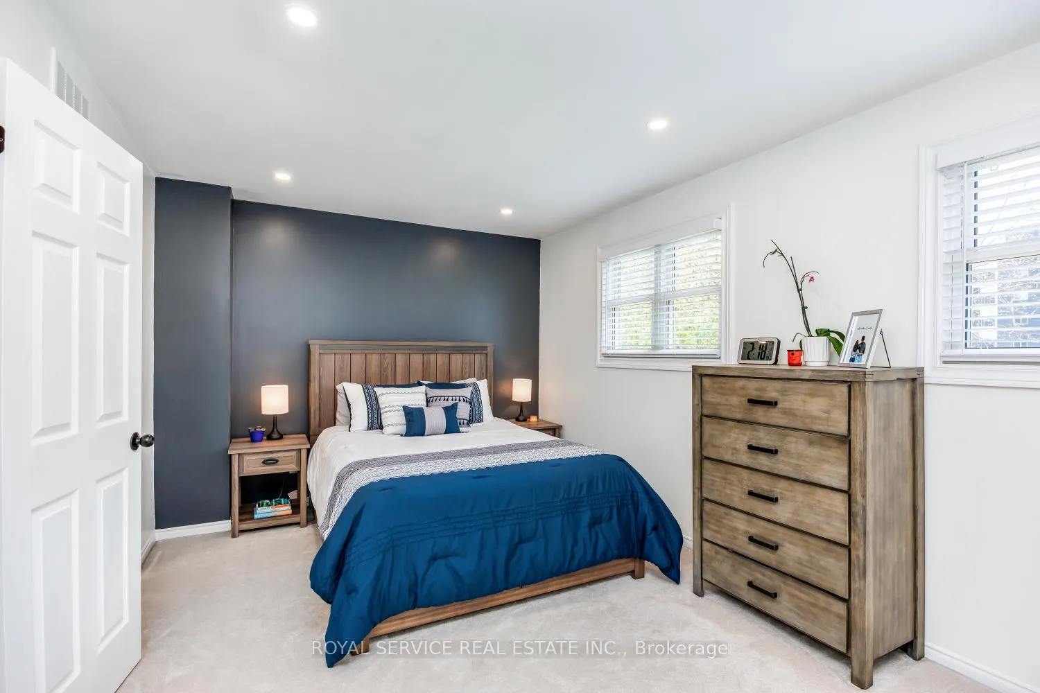 Photo 15 of 54 Galbraith Court, Clarington, Bowmanville — HOMEH