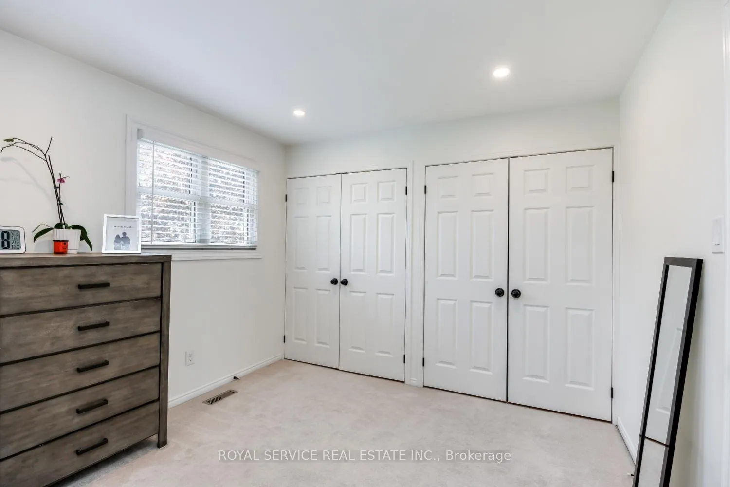 Photo 16 of 54 Galbraith Court, Clarington, Bowmanville — HOMEH