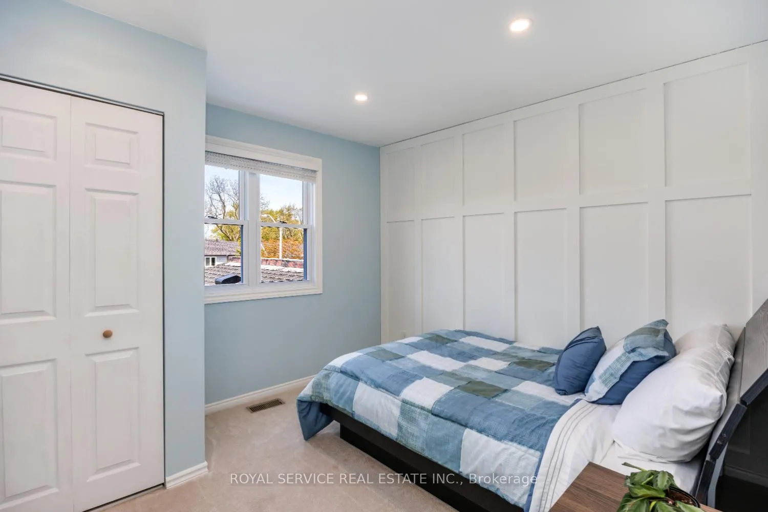 Photo 19 of 54 Galbraith Court, Clarington, Bowmanville — HOMEH