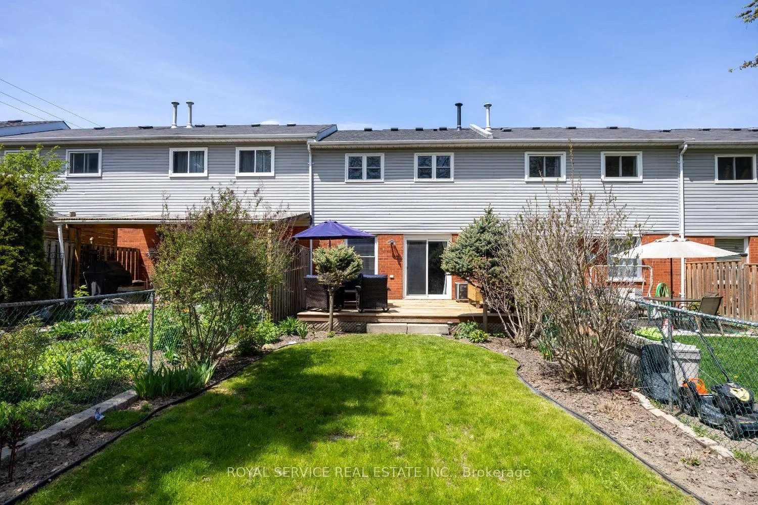 Photo 36 of 54 Galbraith Court, Clarington, Bowmanville — HOMEH