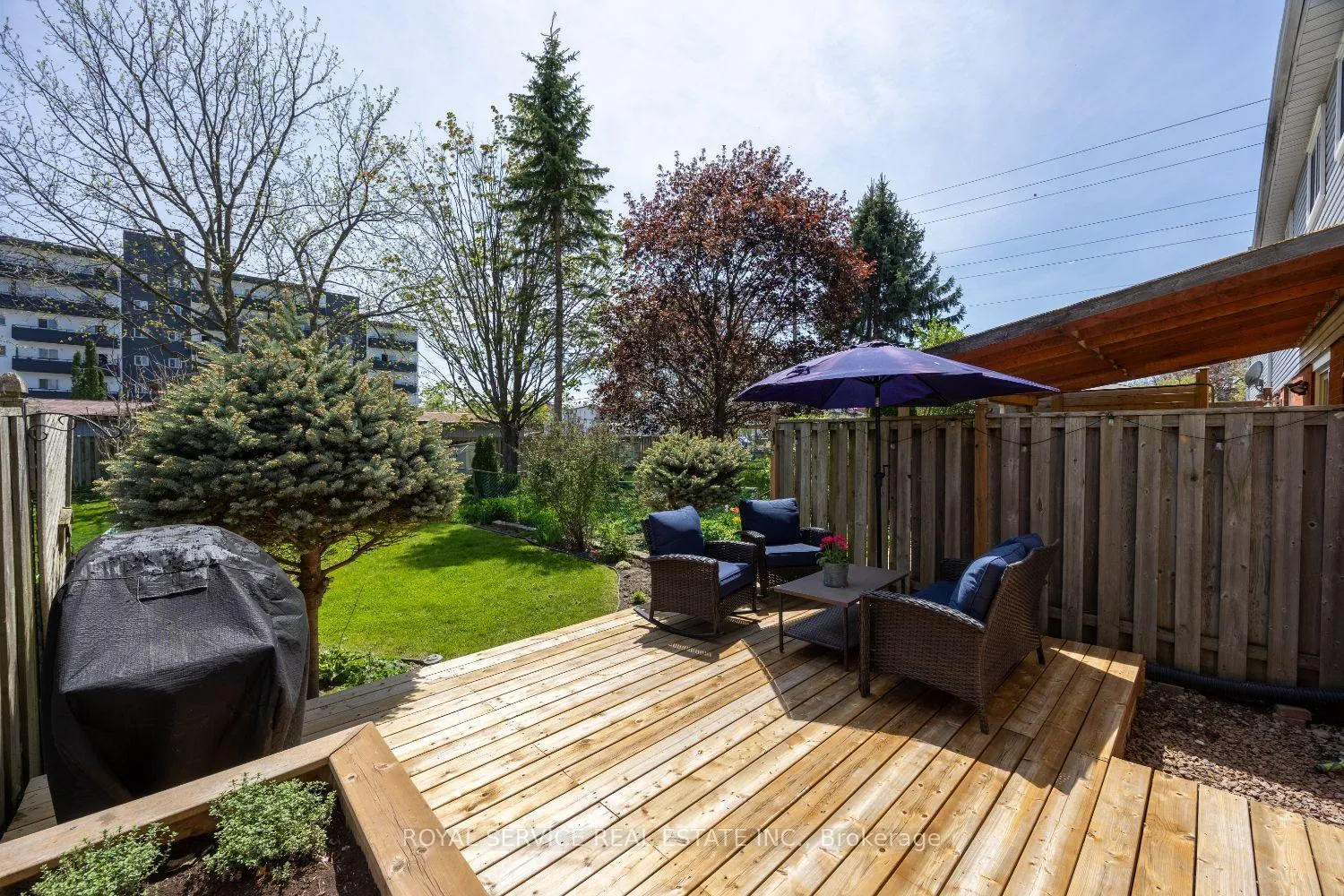 Photo 37 of 54 Galbraith Court, Clarington, Bowmanville — HOMEH