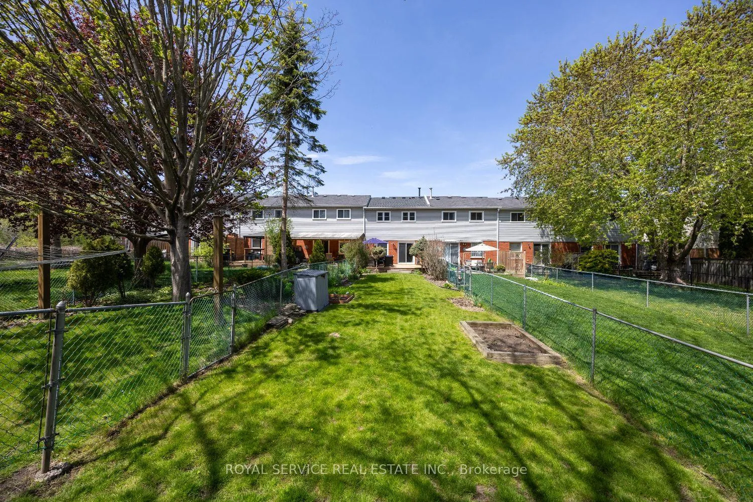 Photo 38 of 54 Galbraith Court, Clarington, Bowmanville — HOMEH