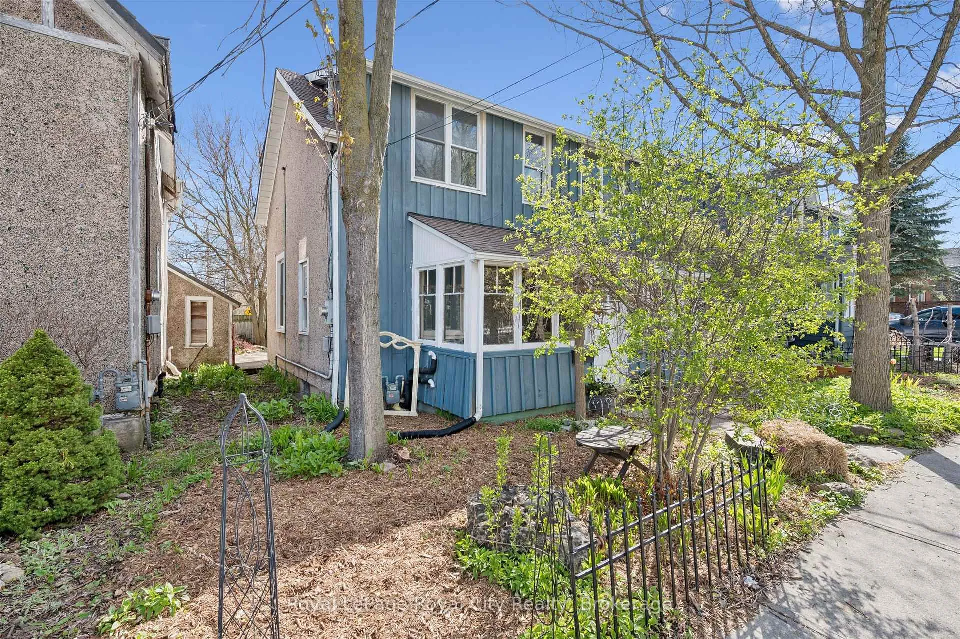 Photo 3 of 199 Neeve Street, Guelph, St. Patrick's Ward — HOMEH