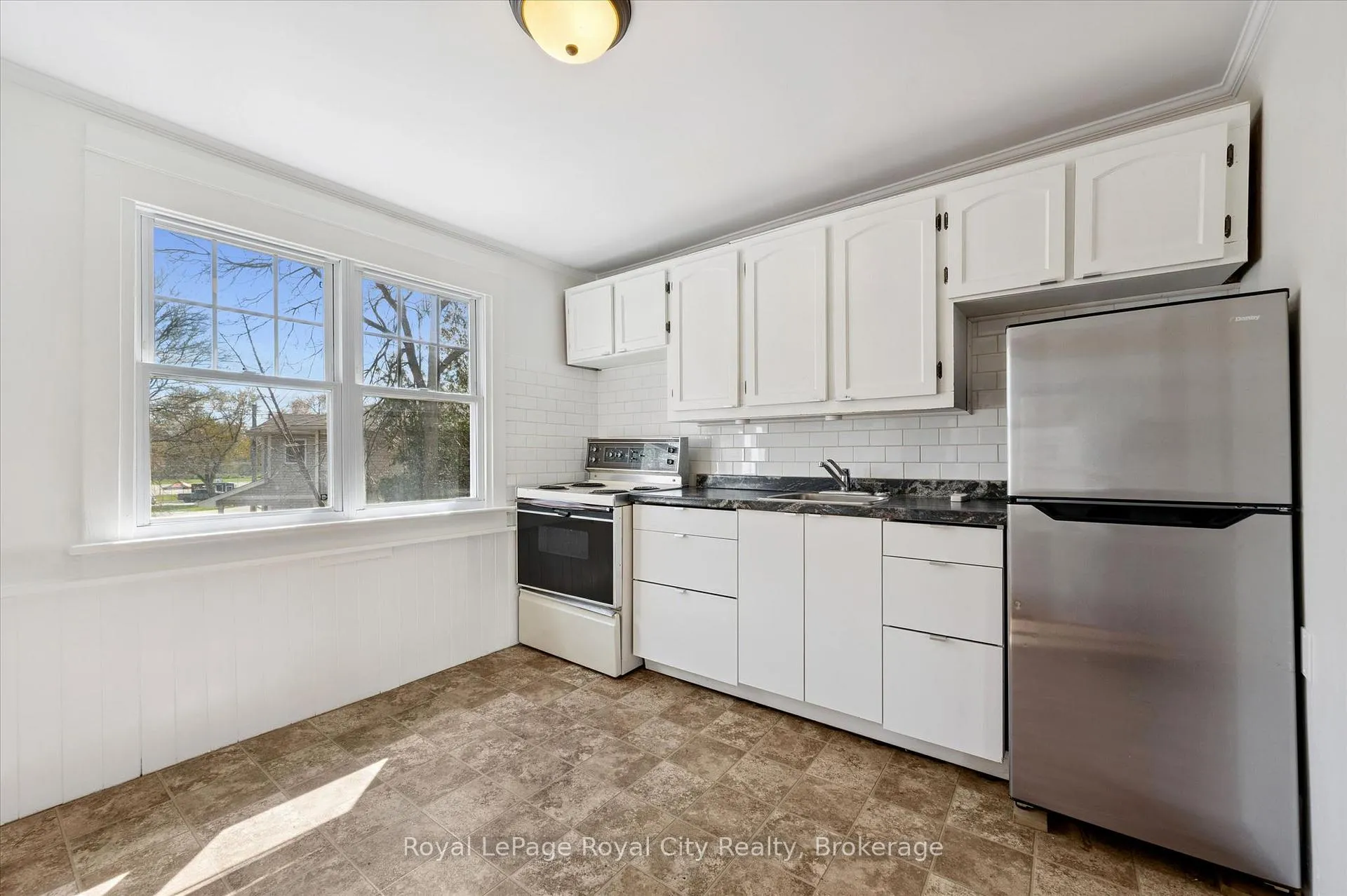 Photo 12 of 199 Neeve Street, Guelph, St. Patrick's Ward — HOMEH