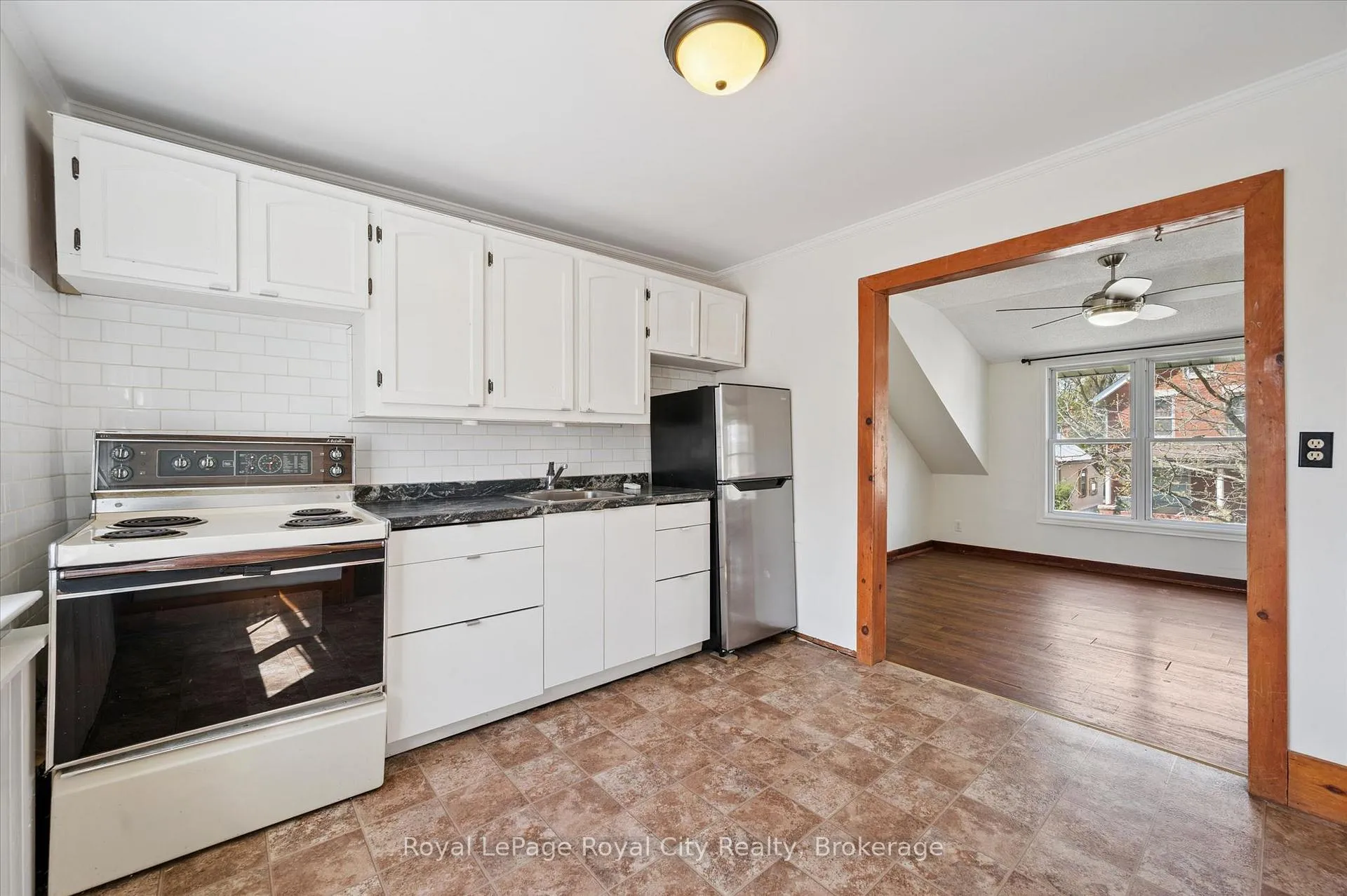 Photo 13 of 199 Neeve Street, Guelph, St. Patrick's Ward — HOMEH