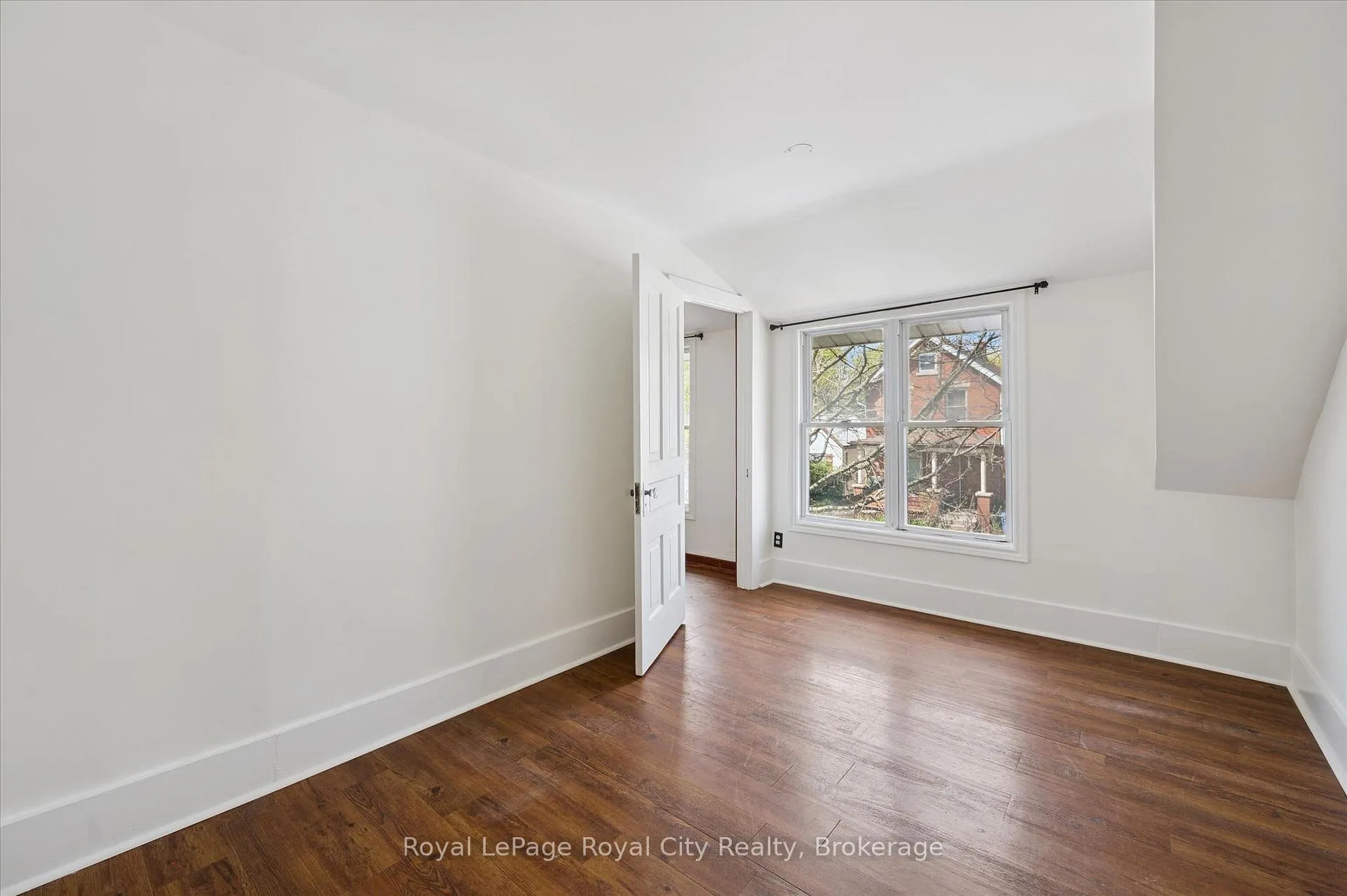 Photo 16 of 199 Neeve Street, Guelph, St. Patrick's Ward — HOMEH