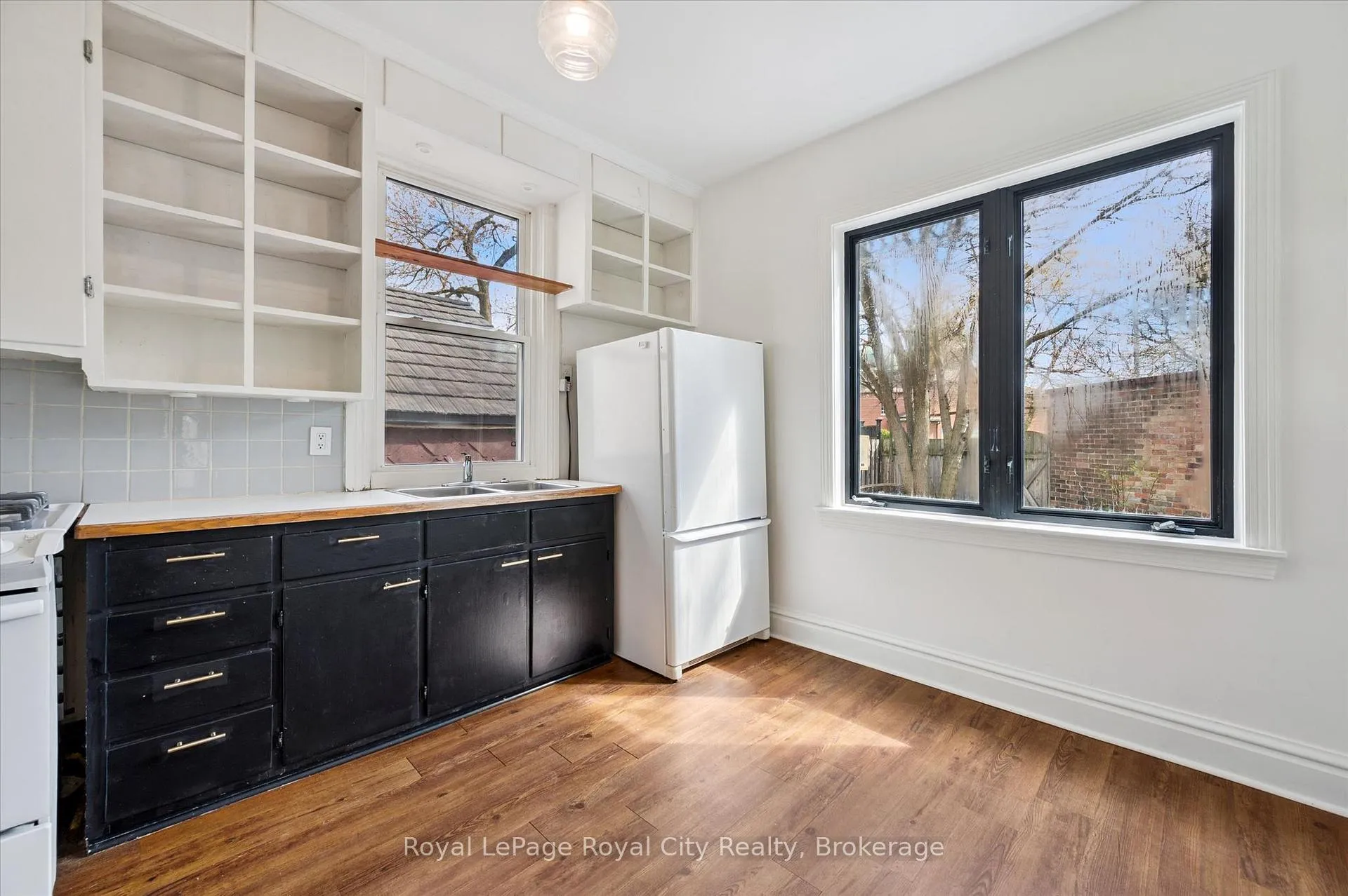 Photo 21 of 199 Neeve Street, Guelph, St. Patrick's Ward — HOMEH