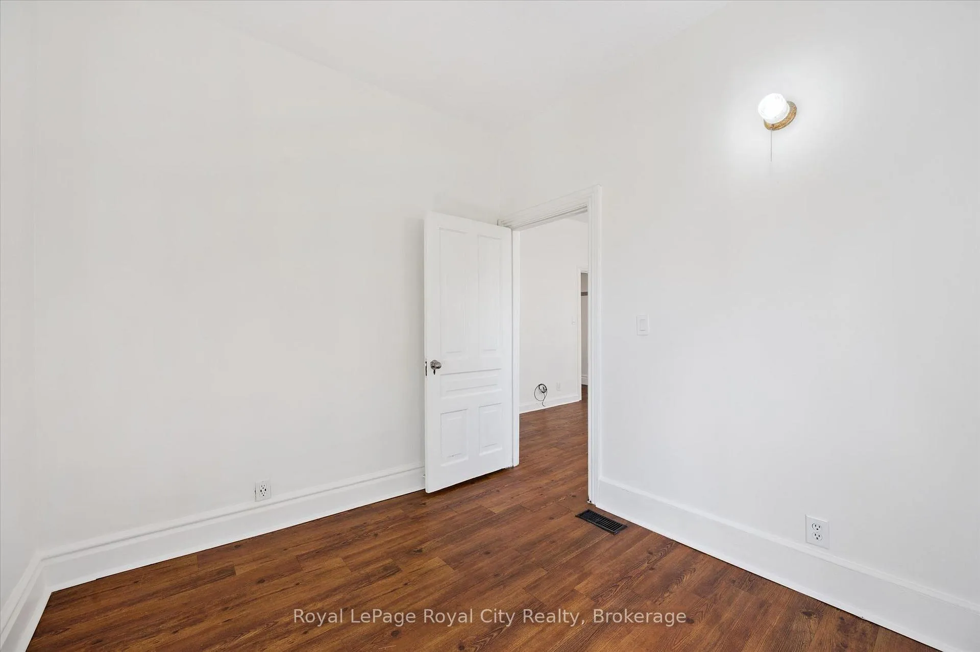 Photo 27 of 199 Neeve Street, Guelph, St. Patrick's Ward — HOMEH