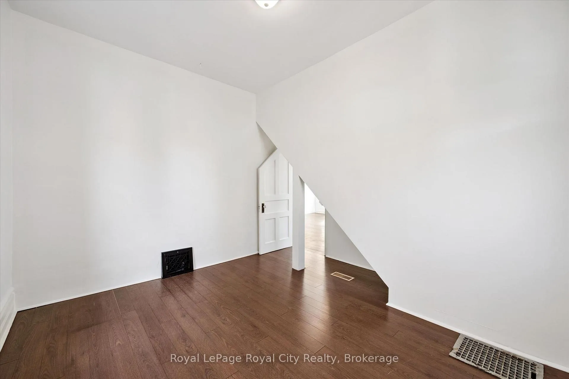 Photo 29 of 199 Neeve Street, Guelph, St. Patrick's Ward — HOMEH