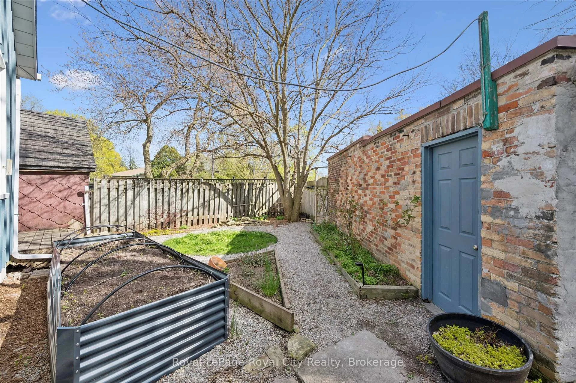 Photo 32 of 199 Neeve Street, Guelph, St. Patrick's Ward — HOMEH