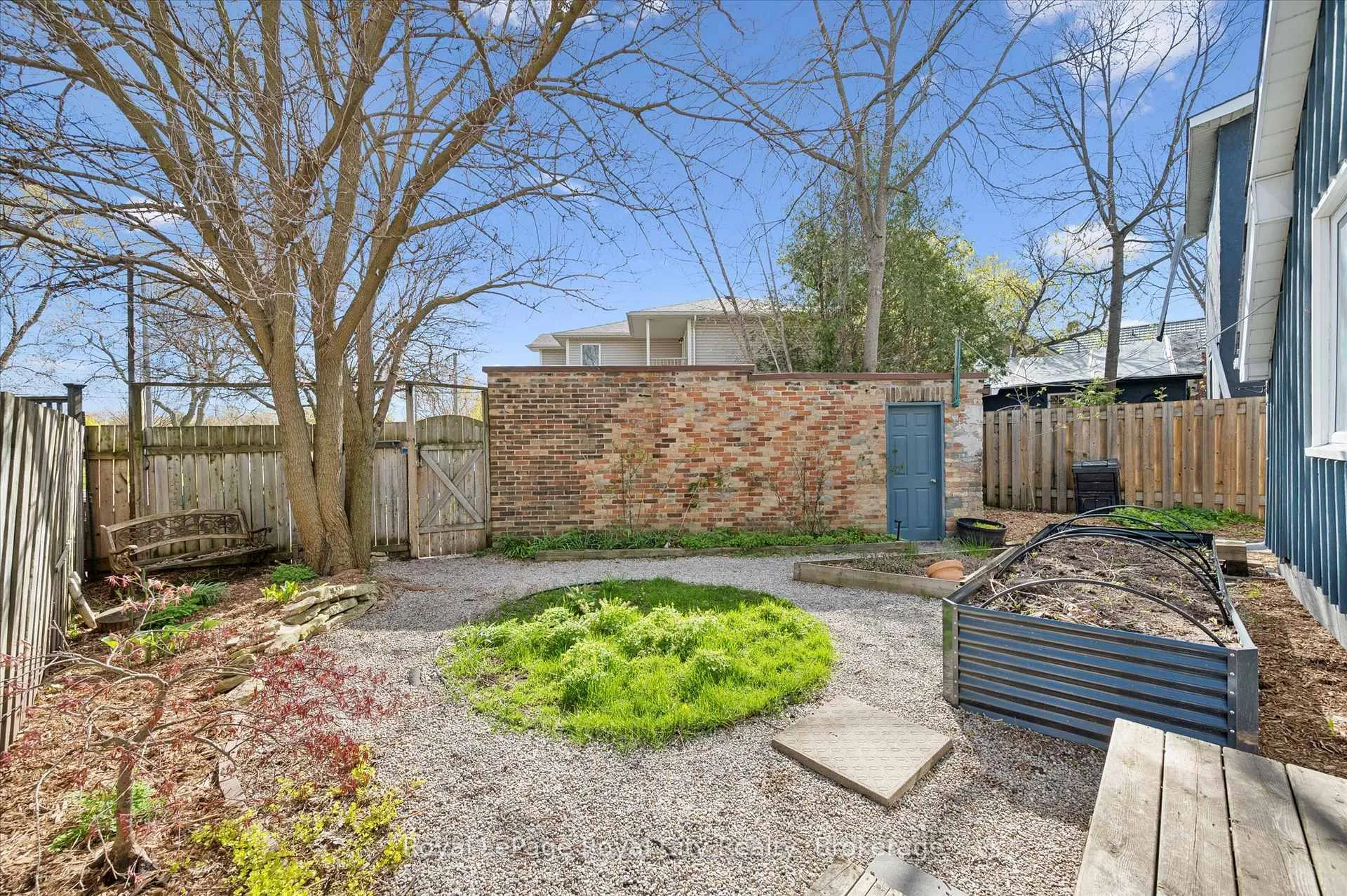Photo 33 of 199 Neeve Street, Guelph, St. Patrick's Ward — HOMEH