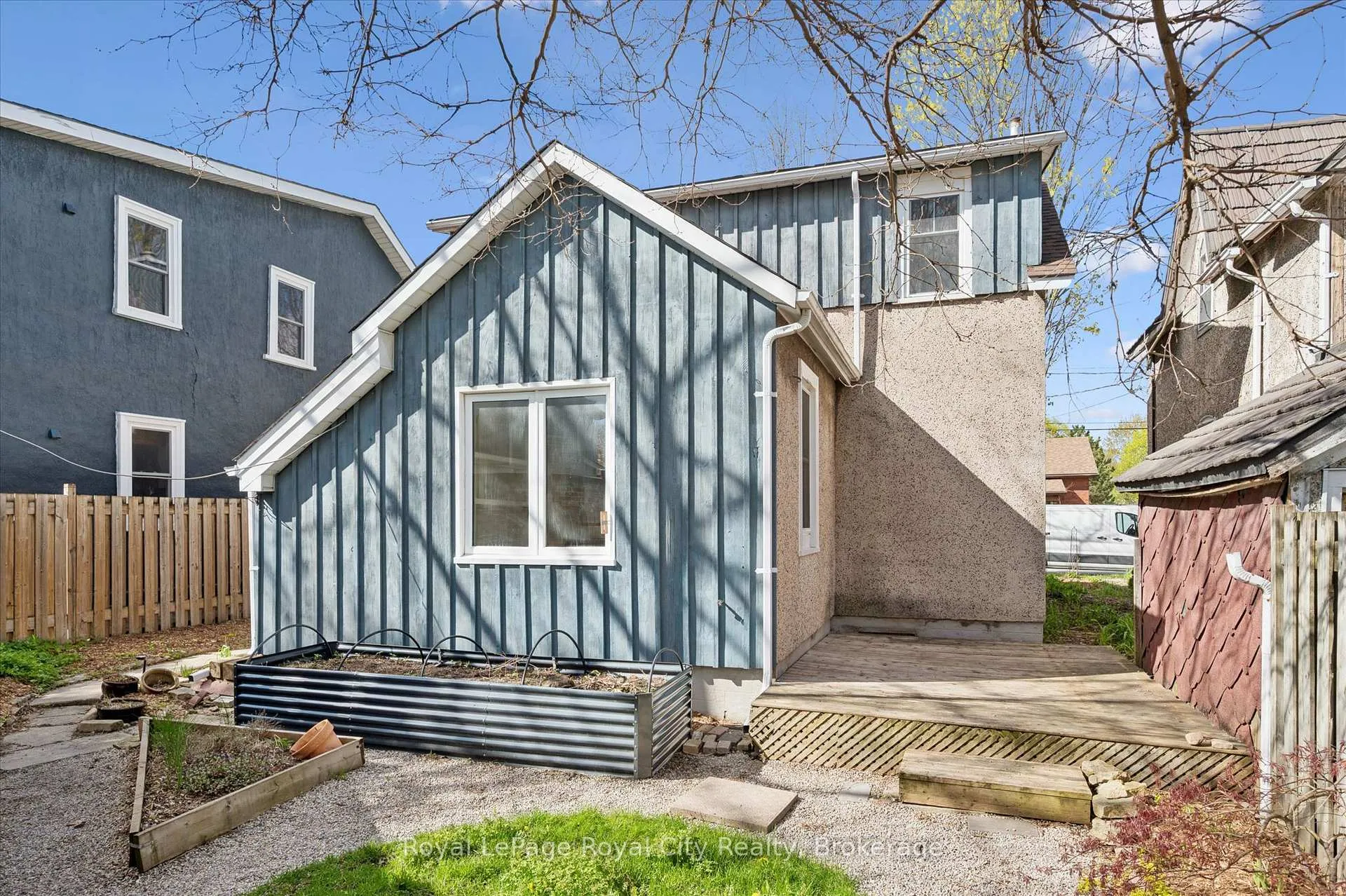 Photo 35 of 199 Neeve Street, Guelph, St. Patrick's Ward — HOMEH