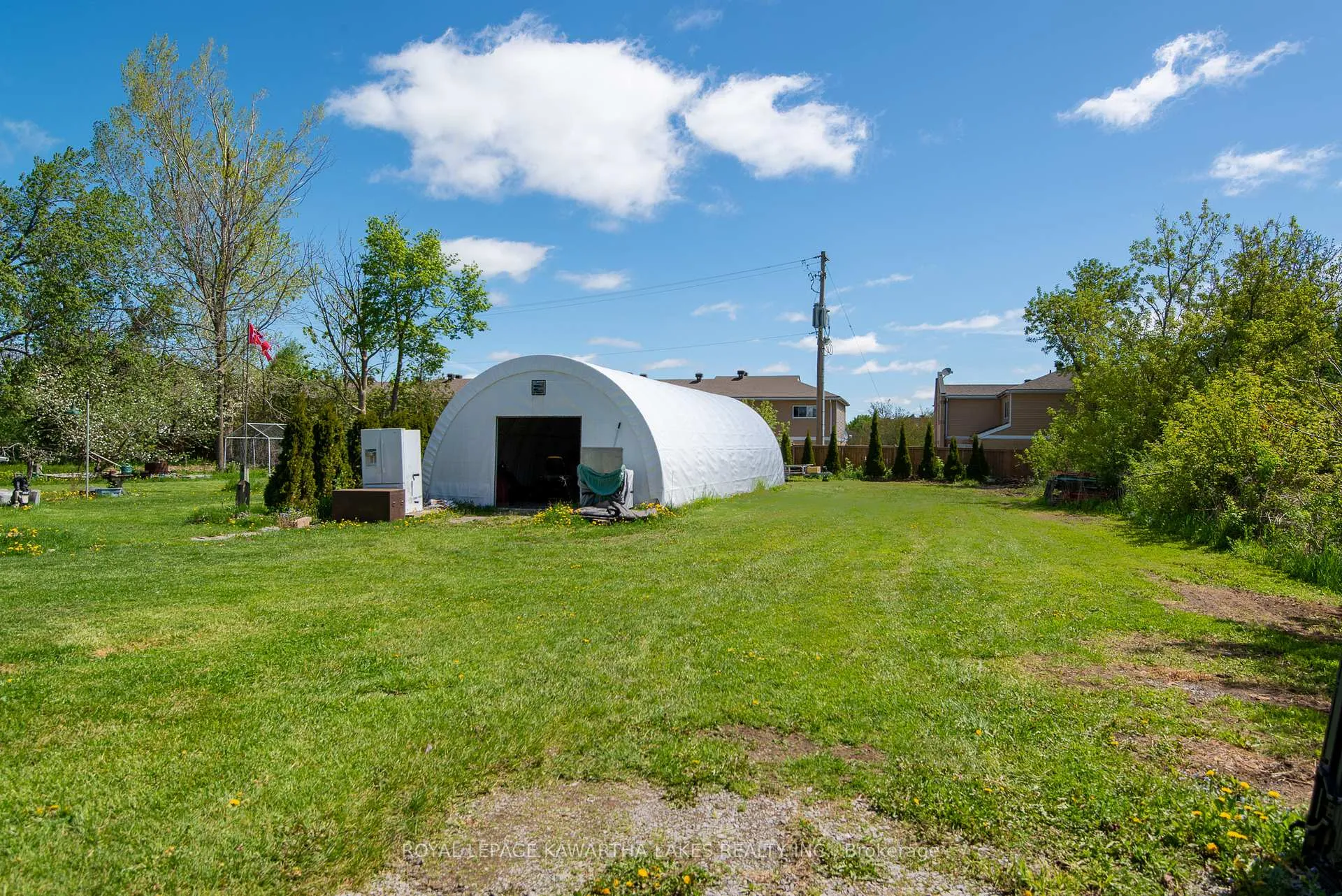 Photo 3 of 8 Wolfe Street, Kawartha Lakes, Lindsay — HOMEH