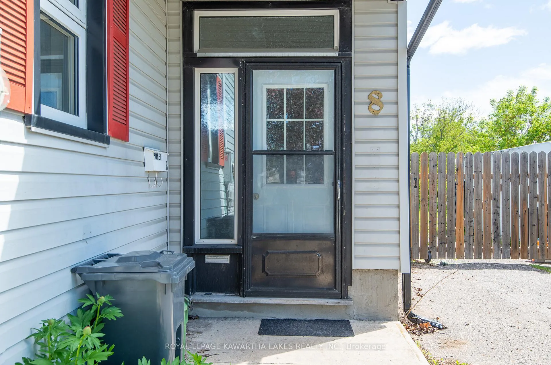 Photo 23 of 8 Wolfe Street, Kawartha Lakes, Lindsay — HOMEH