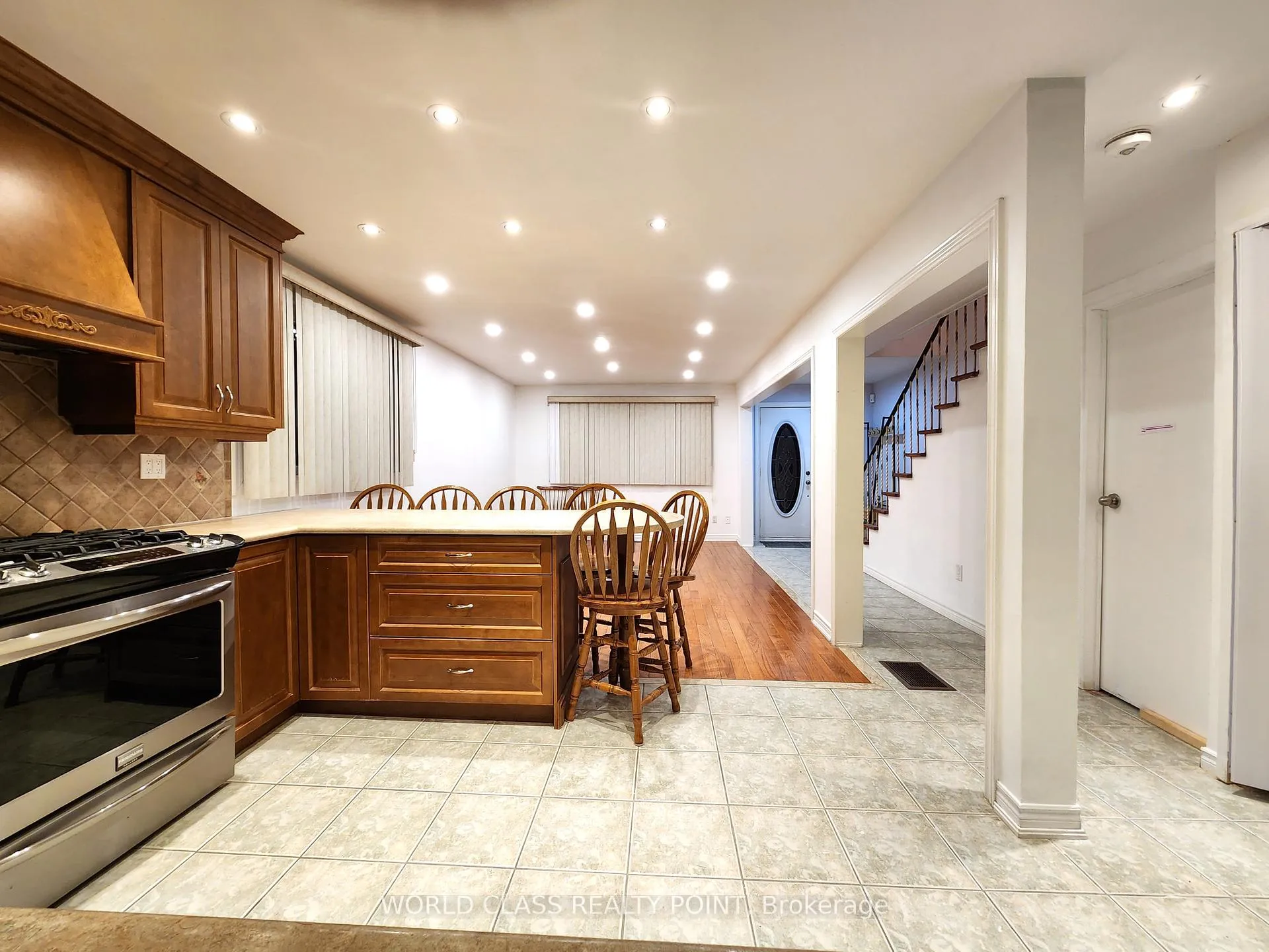 Photo 7 of 7 Cliff Street, Toronto, Rockcliffe-Smythe — HOMEH