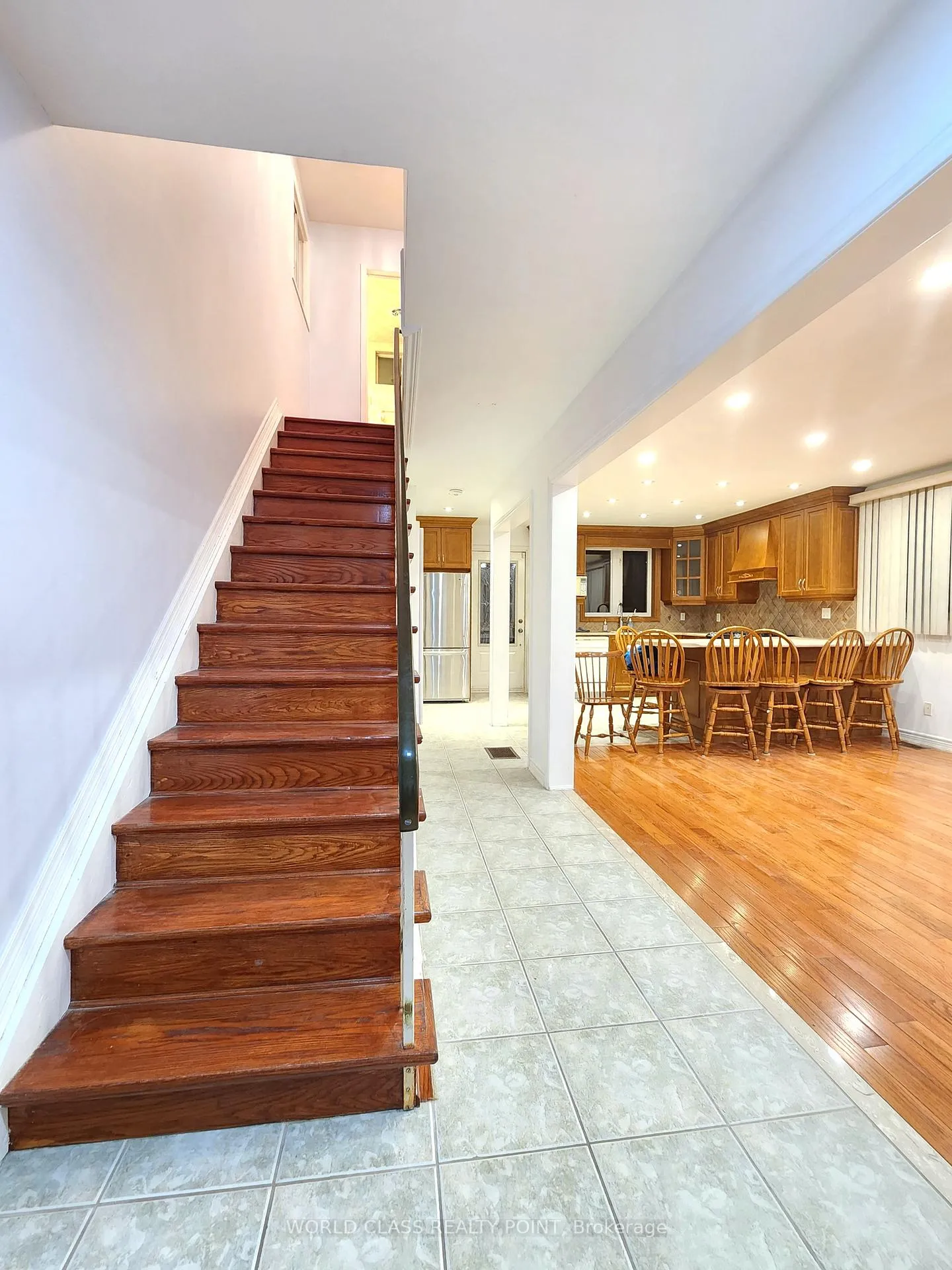 Photo 11 of 7 Cliff Street, Toronto, Rockcliffe-Smythe — HOMEH