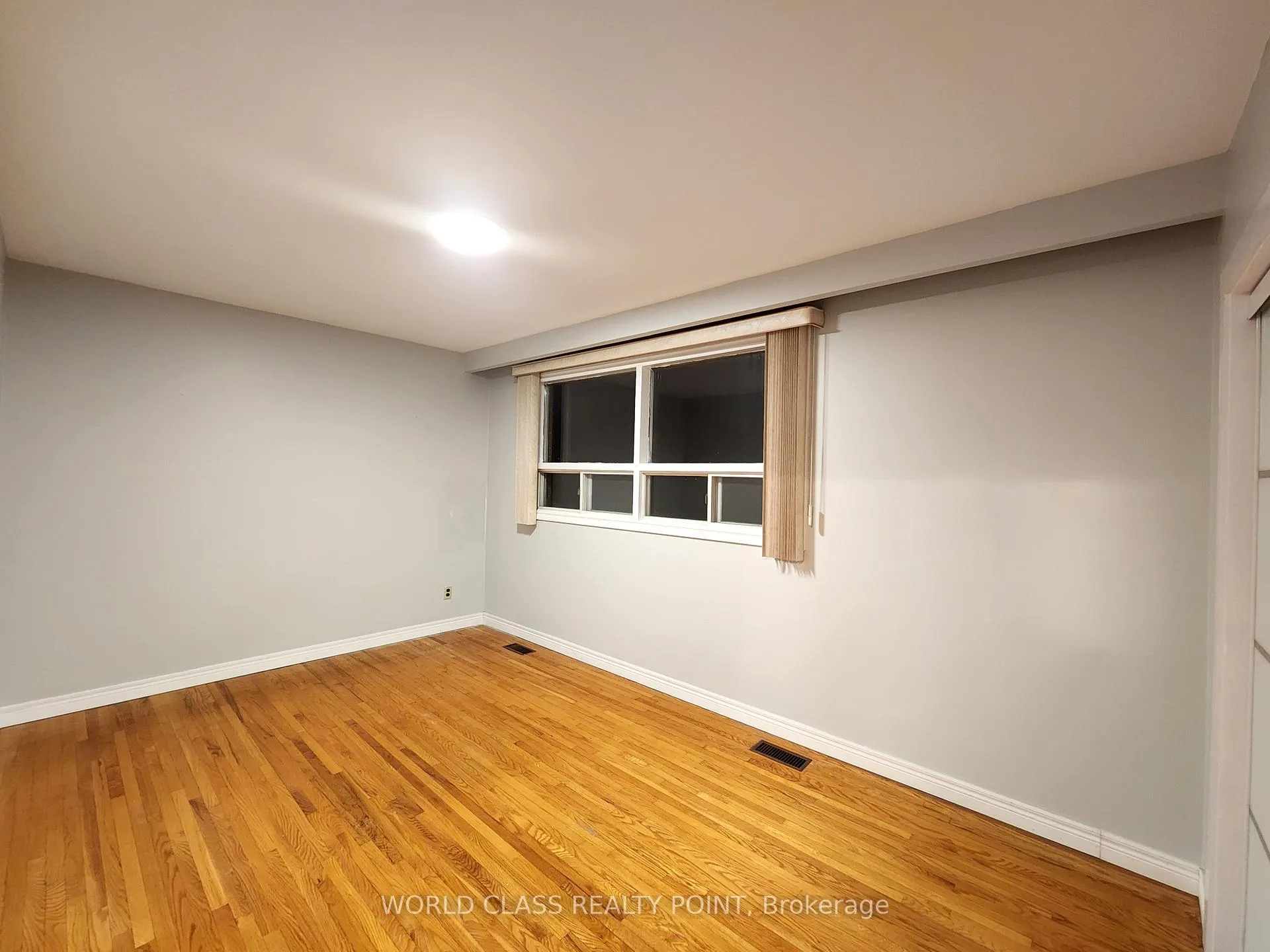 Photo 14 of 7 Cliff Street, Toronto, Rockcliffe-Smythe — HOMEH
