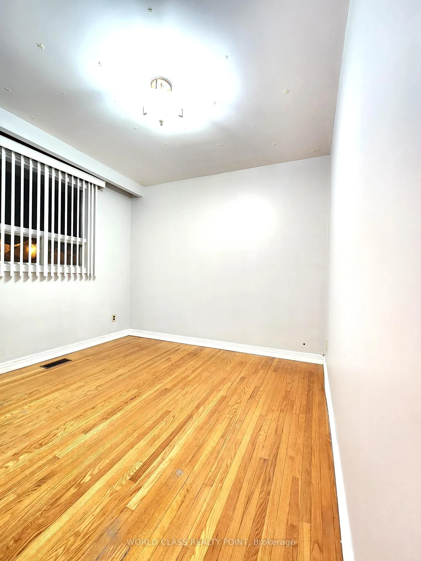 Photo 16 of 7 Cliff Street, Toronto, Rockcliffe-Smythe — HOMEH
