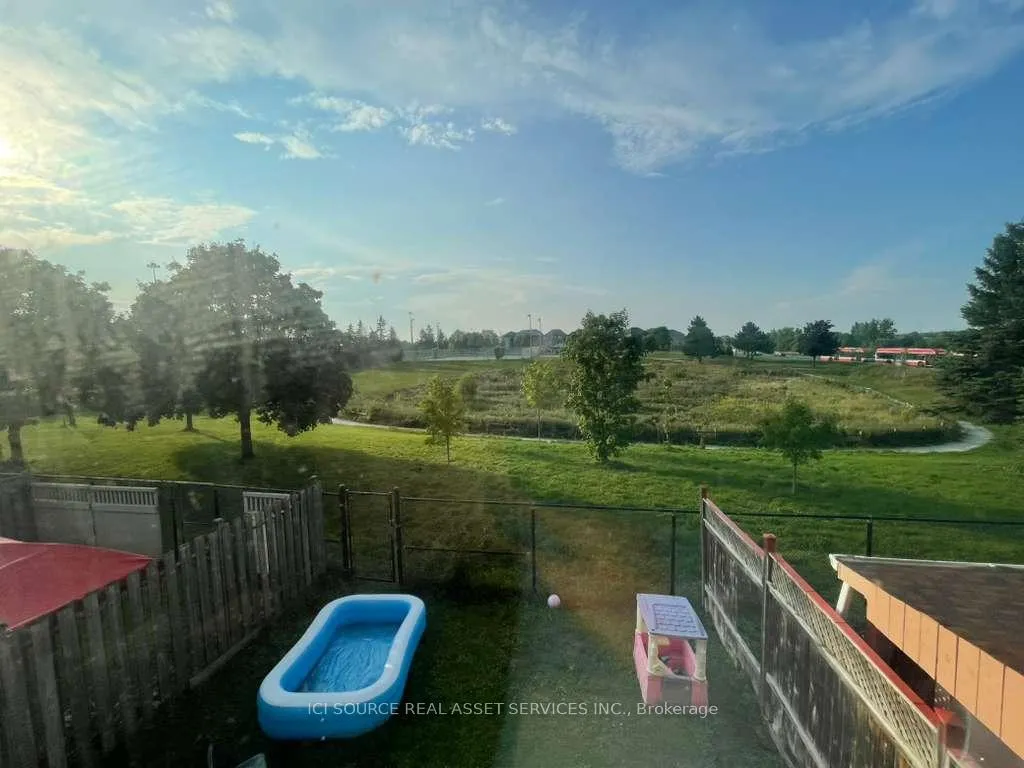 Photo 11 of 63C View Green Crescent, Etobicoke, West Humber-Clairville — HOMEH
