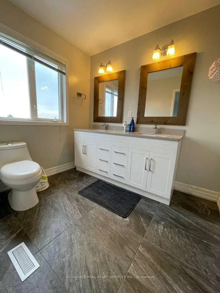Photo 15 of 63C View Green Crescent, Etobicoke, West Humber-Clairville — HOMEH
