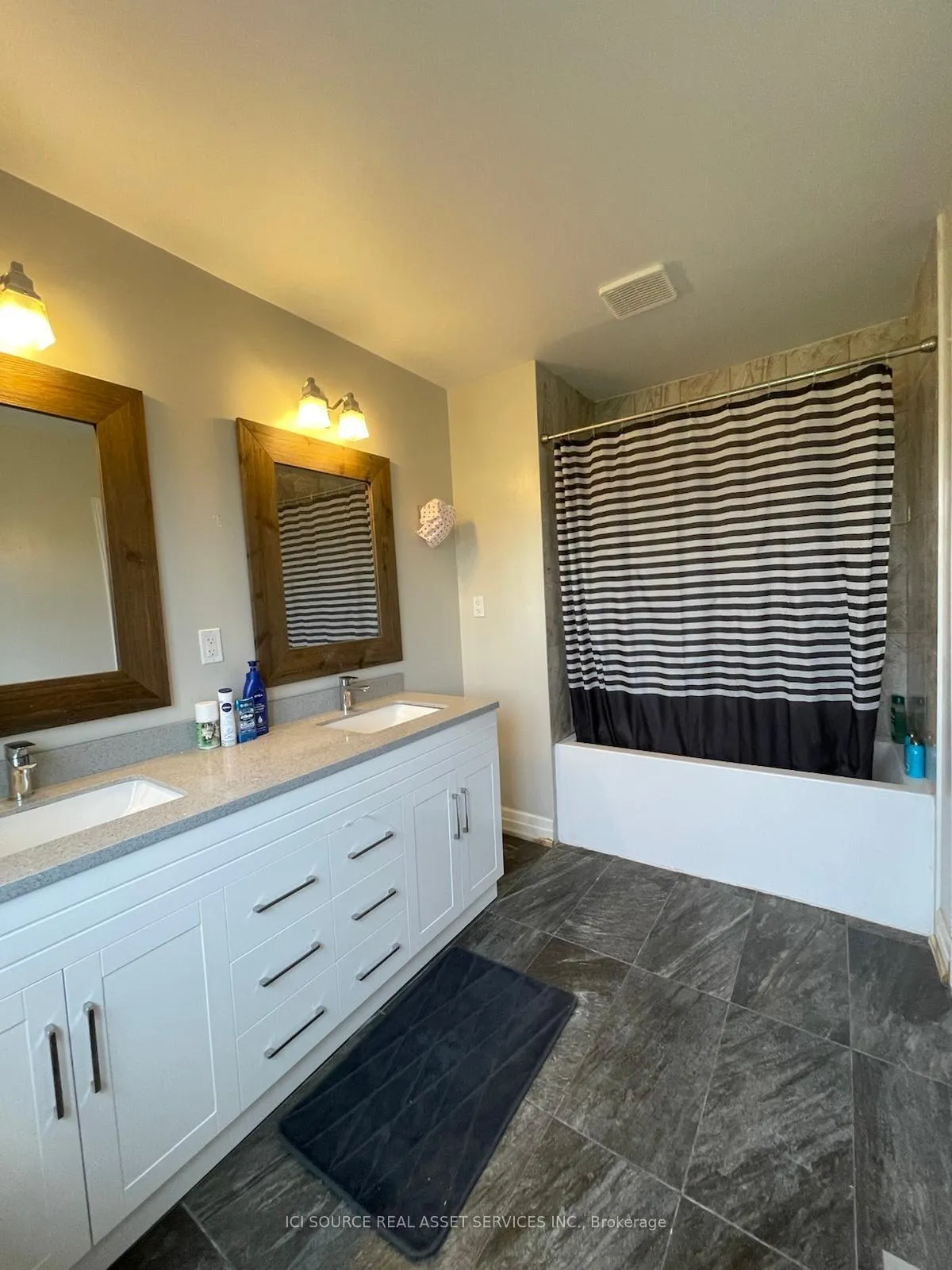Photo 16 of 63C View Green Crescent, Etobicoke, West Humber-Clairville — HOMEH