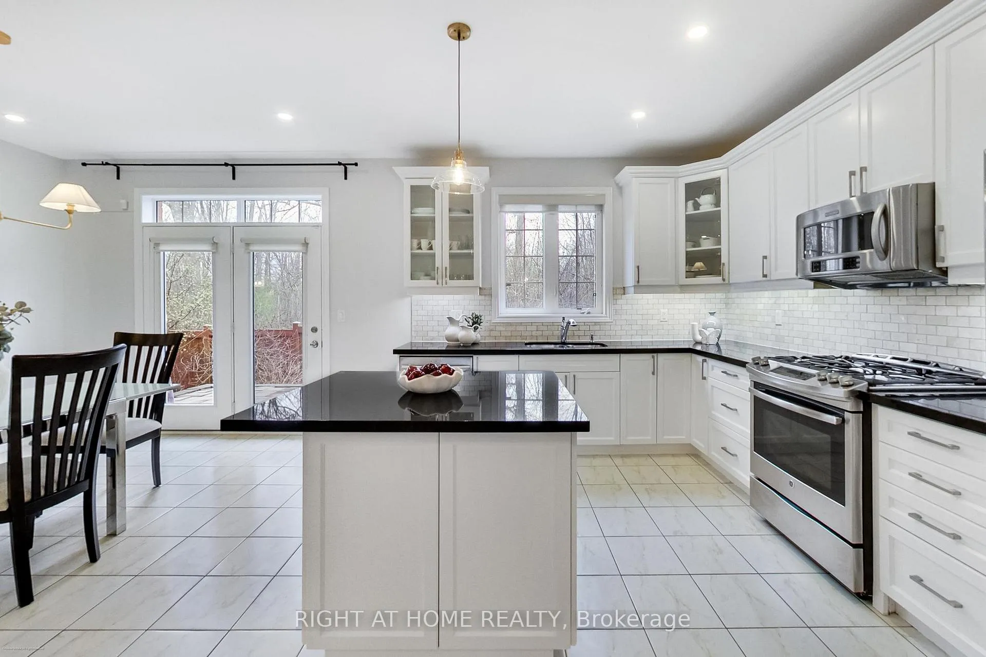 Photo 10 of 300 McGibbon Drive, Milton, Clarke — HOMEH