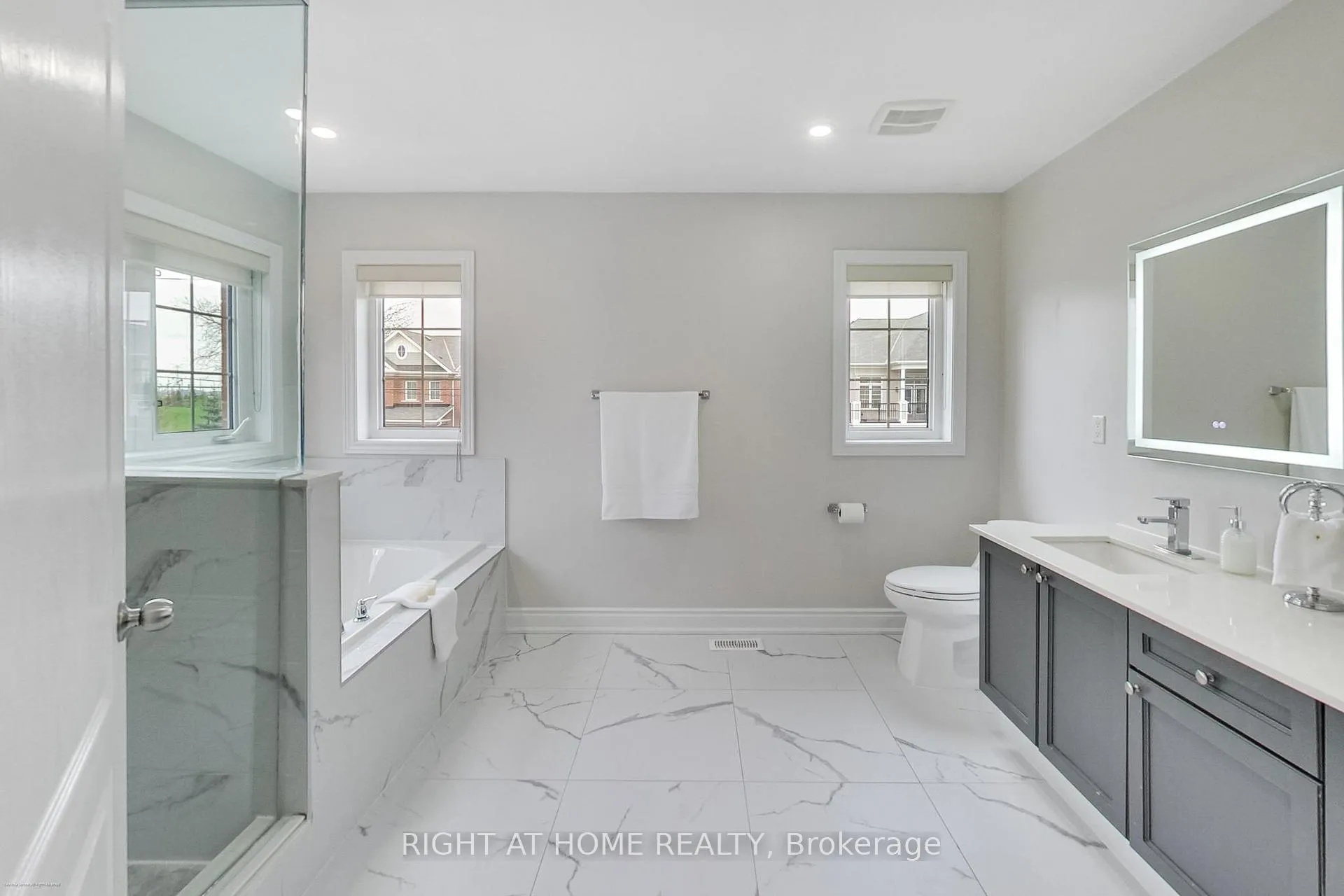 Photo 22 of 300 McGibbon Drive, Milton, Clarke — HOMEH
