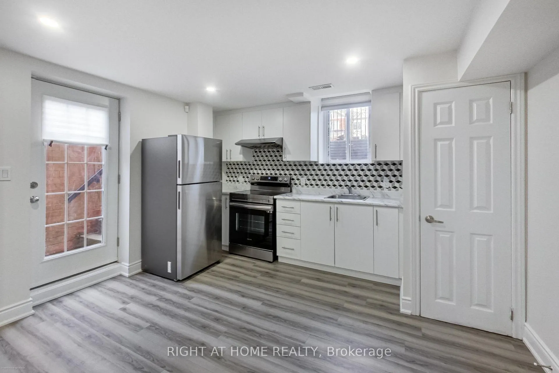 Photo 39 of 300 McGibbon Drive, Milton, Clarke — HOMEH