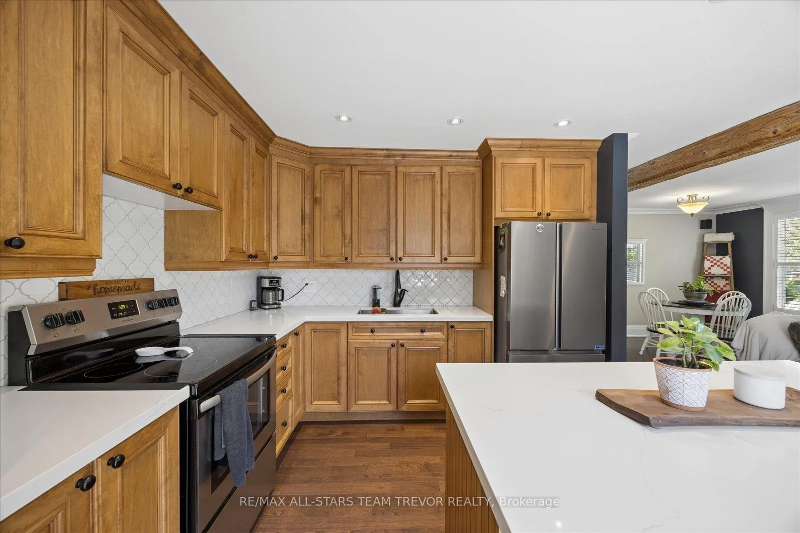 Photo 4 of 43 Main Street, Georgina, Pefferlaw — HOMEH