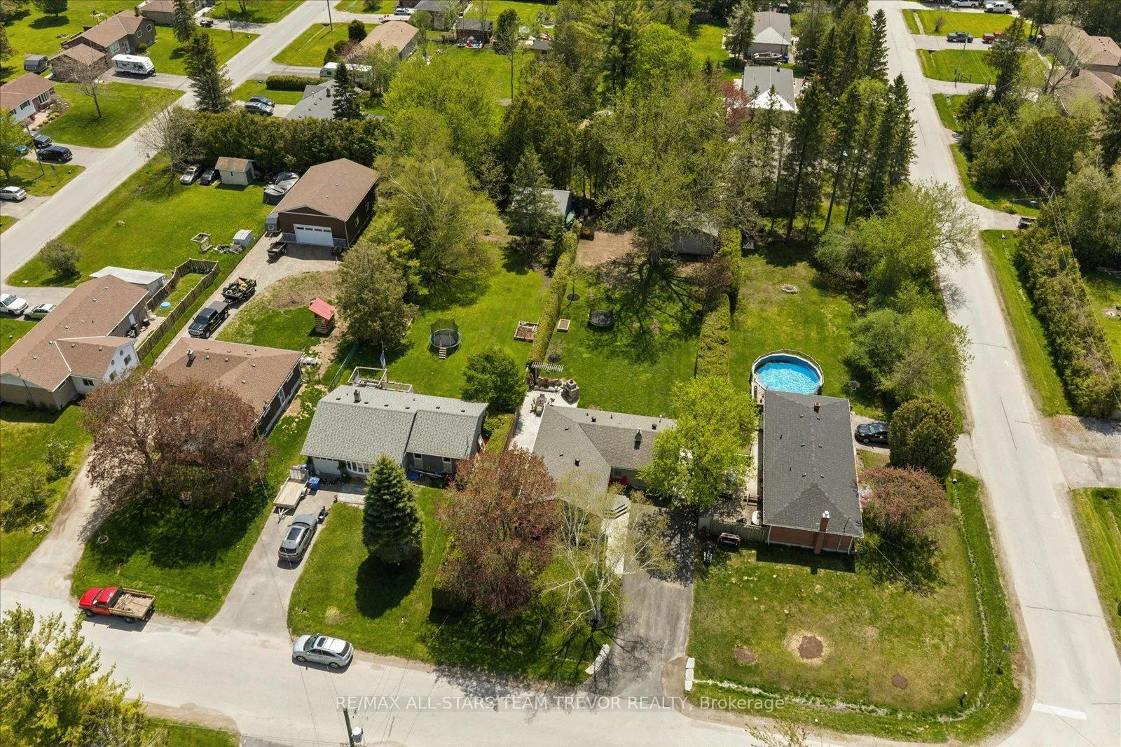 Photo 48 of 43 Main Street, Georgina, Pefferlaw — HOMEH