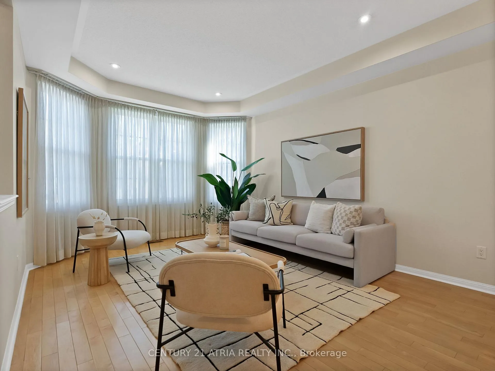 Photo 4 of 39 Saxony Drive, Markham, Berczy — HOMEH