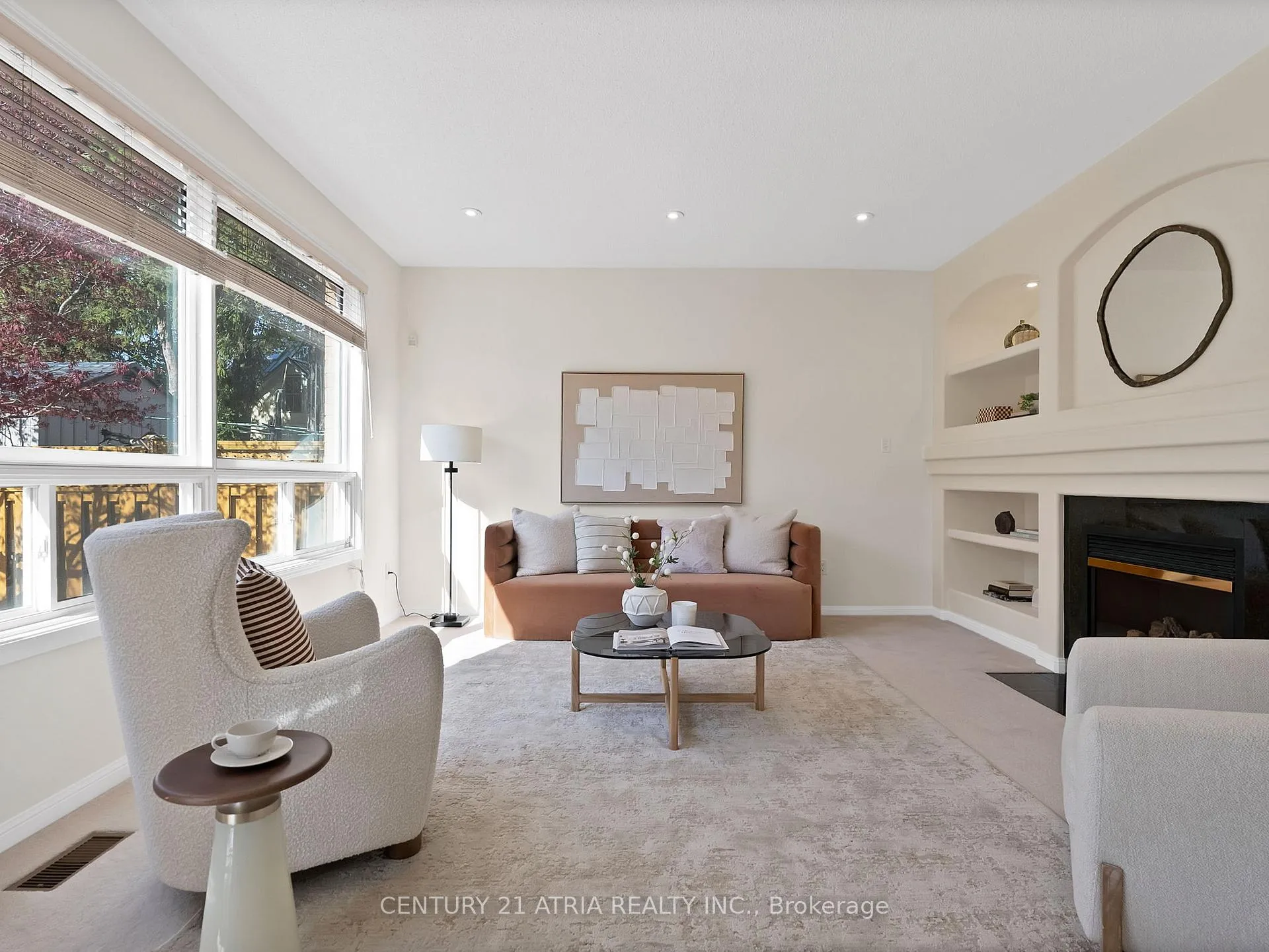 Photo 10 of 39 Saxony Drive, Markham, Berczy — HOMEH