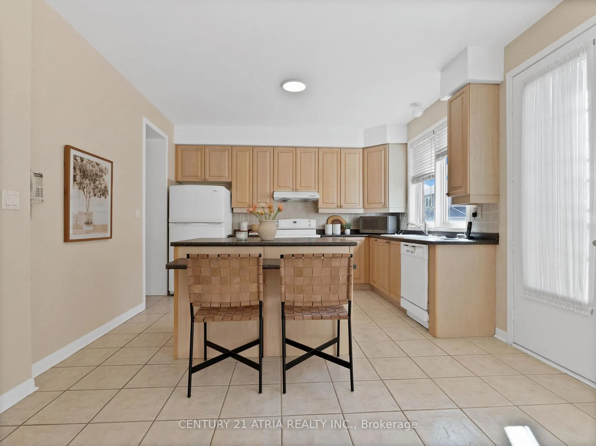 Photo 11 of 39 Saxony Drive, Markham, Berczy — HOMEH
