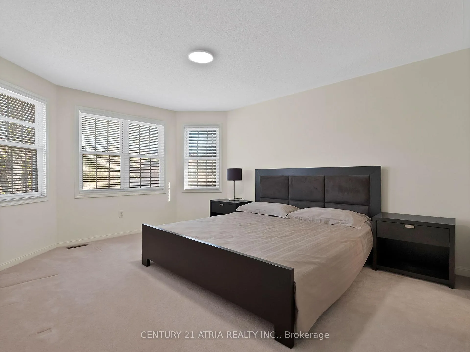 Photo 18 of 39 Saxony Drive, Markham, Berczy — HOMEH