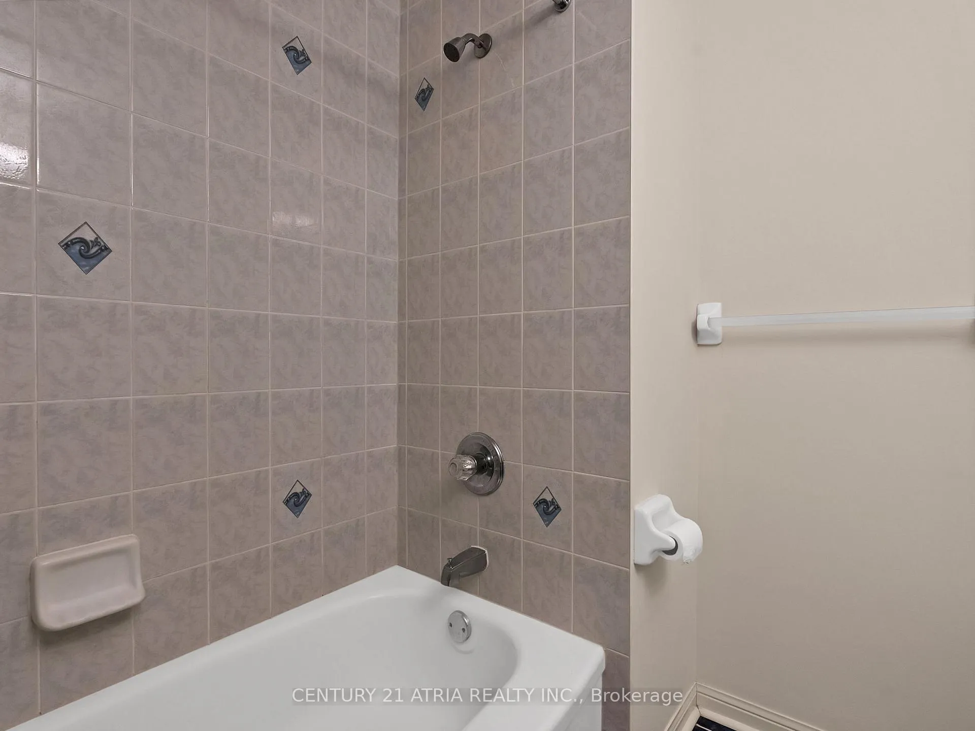 Photo 24 of 39 Saxony Drive, Markham, Berczy — HOMEH
