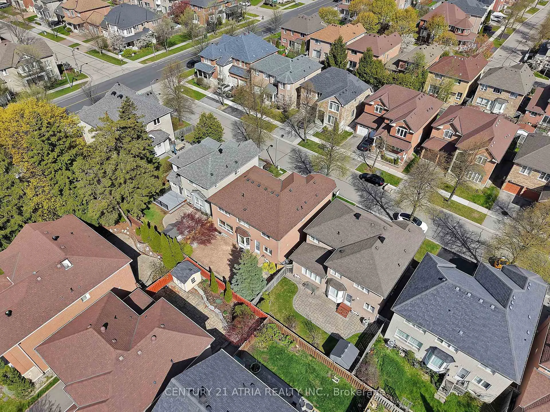 Photo 30 of 39 Saxony Drive, Markham, Berczy — HOMEH