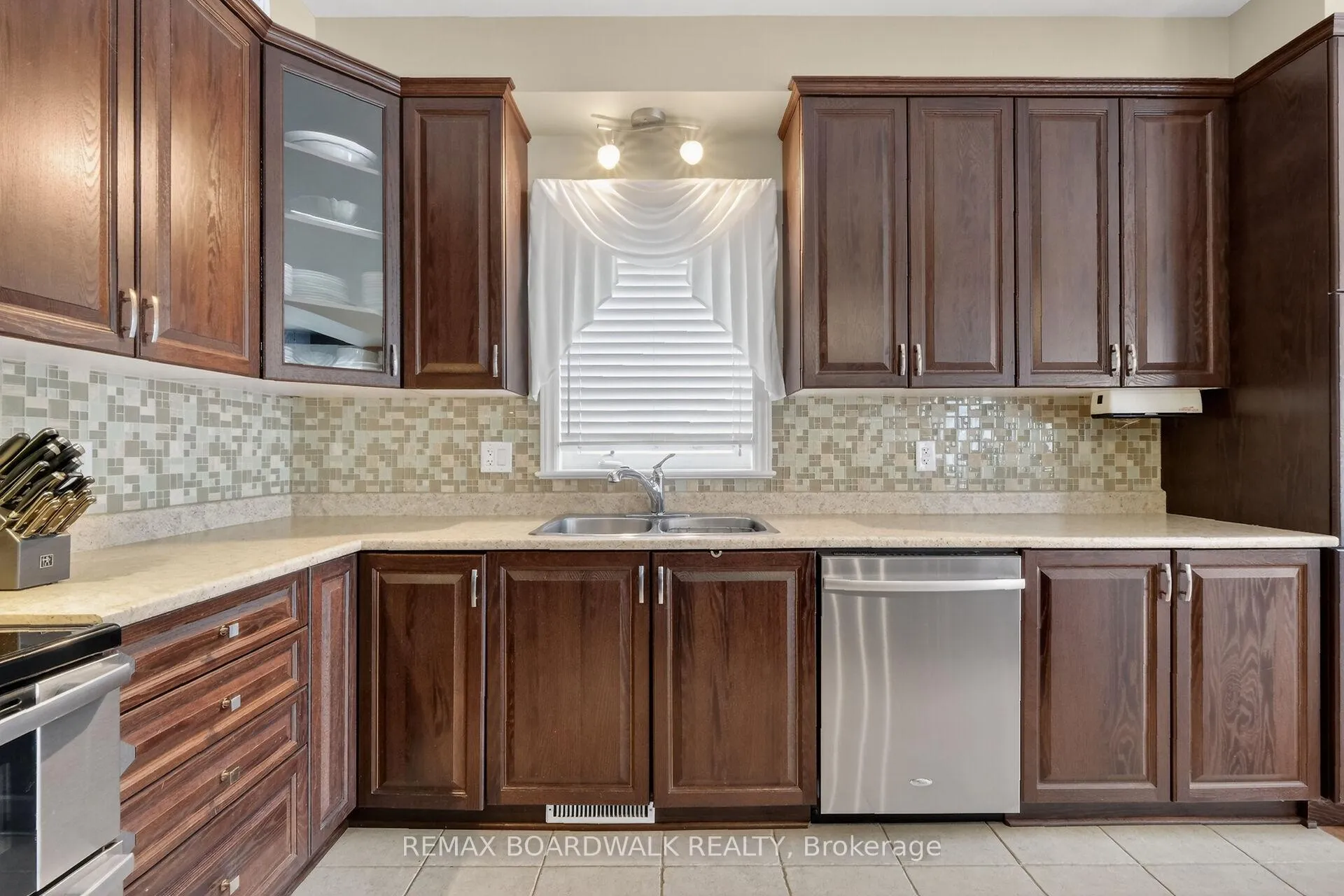 Photo 14 of 241 Denali Way, Ottawa, Stittsville (North) — HOMEH