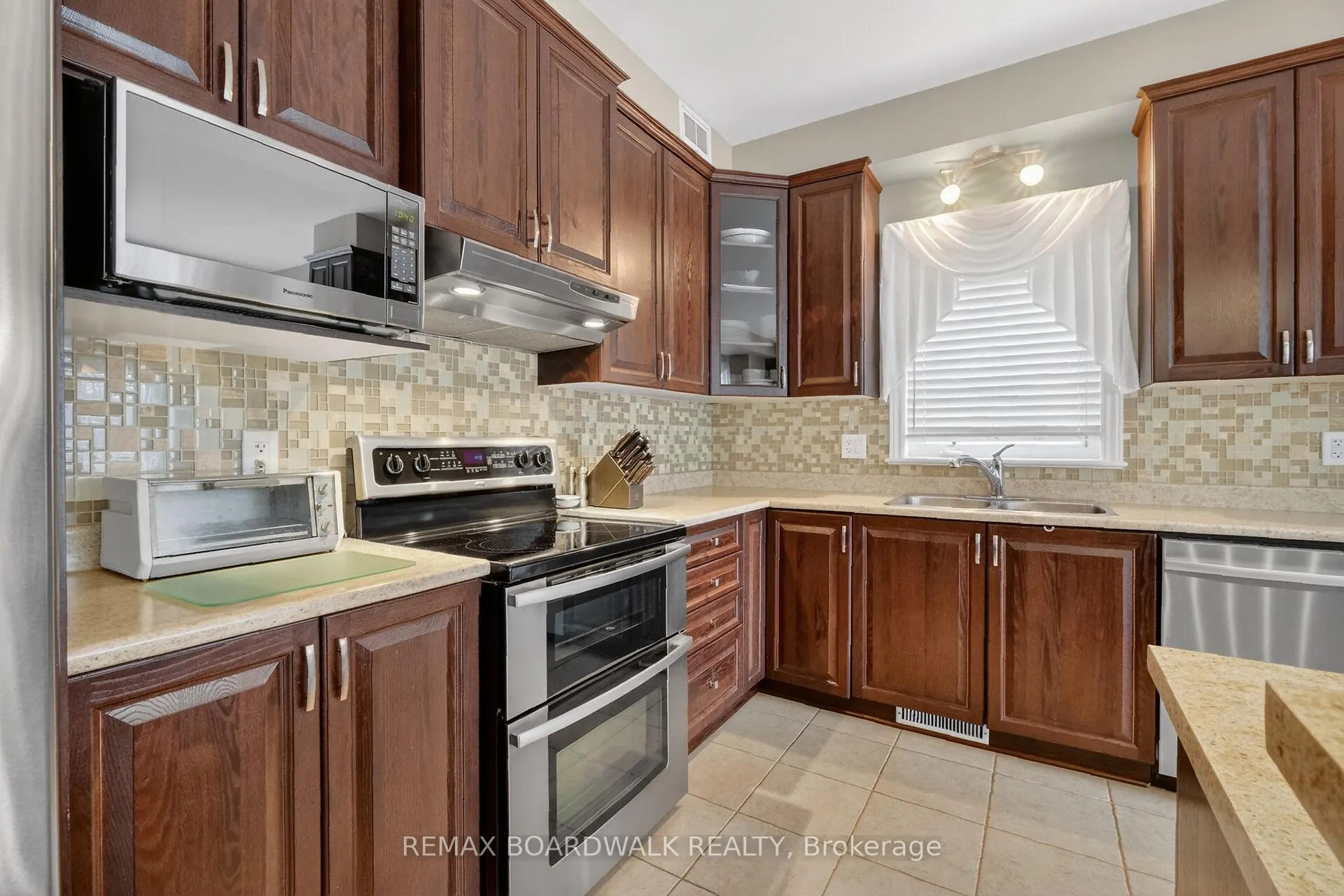 Photo 15 of 241 Denali Way, Ottawa, Stittsville (North) — HOMEH