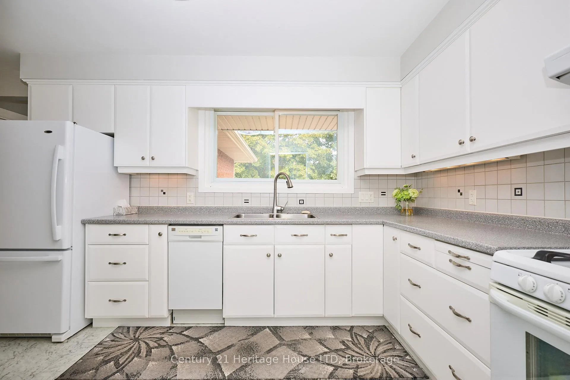 Photo 12 of 18 Princeway Drive, St. Catharines, Lakeport — HOMEH