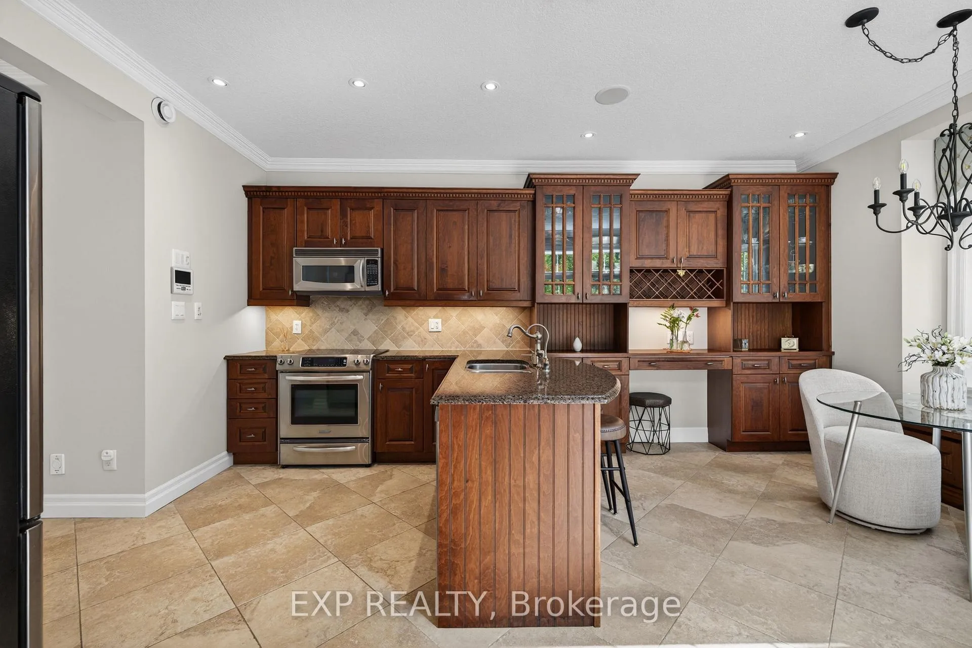 Photo 12 of Unit 11, 3 Sims Estate Place, Kitchener, Grand River South — HOMEH