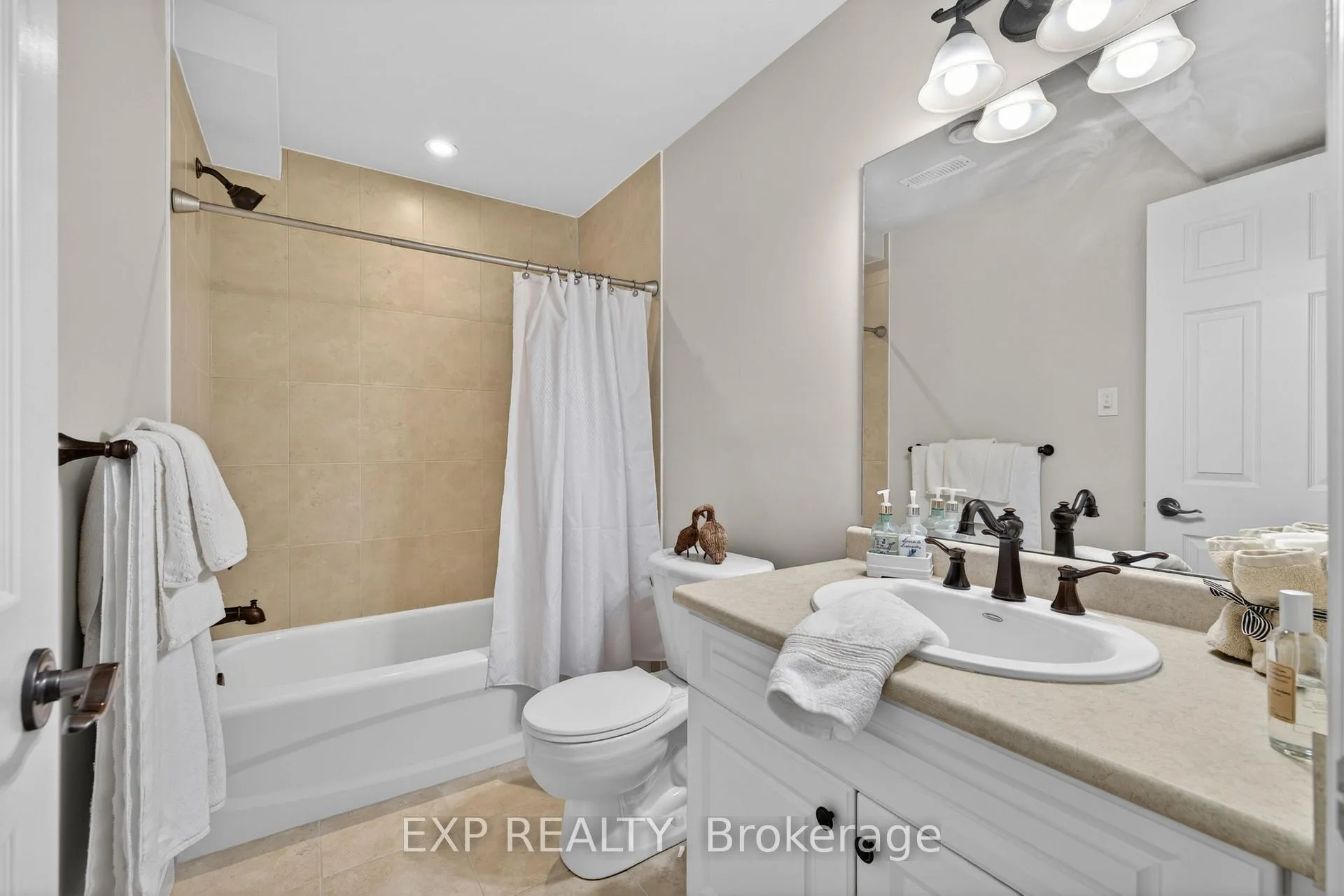 Photo 40 of Unit 11, 3 Sims Estate Place, Kitchener, Grand River South — HOMEH