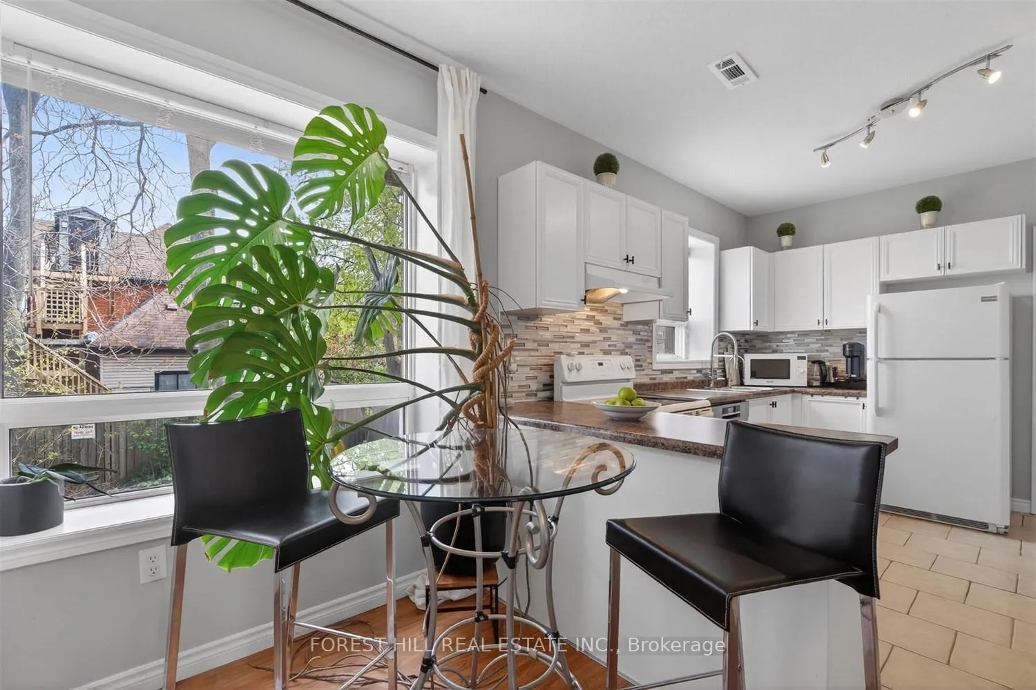 Photo 5 of Unit 3, 9 Sherman Avenue, Hamilton, Stipley — HOMEH