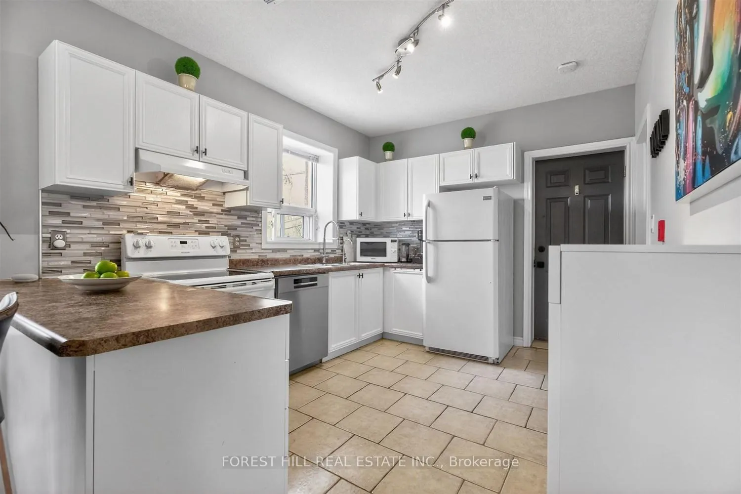 Photo 6 of Unit 3, 9 Sherman Avenue, Hamilton, Stipley — HOMEH