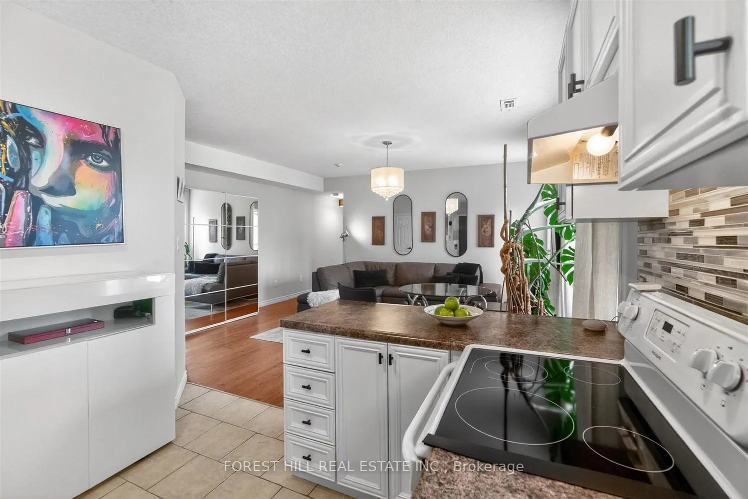 Photo 8 of Unit 3, 9 Sherman Avenue, Hamilton, Stipley — HOMEH