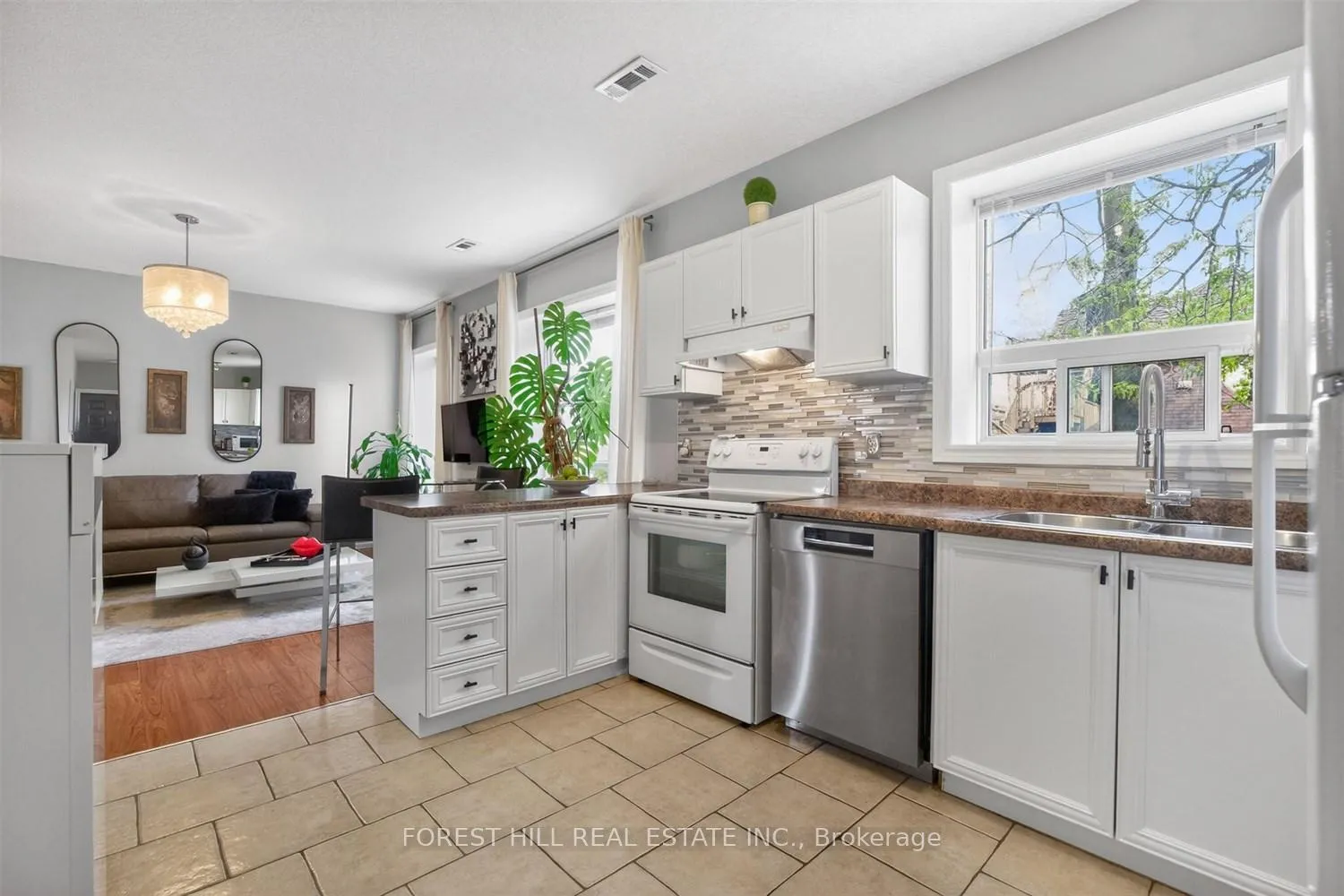 Photo 9 of Unit 3, 9 Sherman Avenue, Hamilton, Stipley — HOMEH