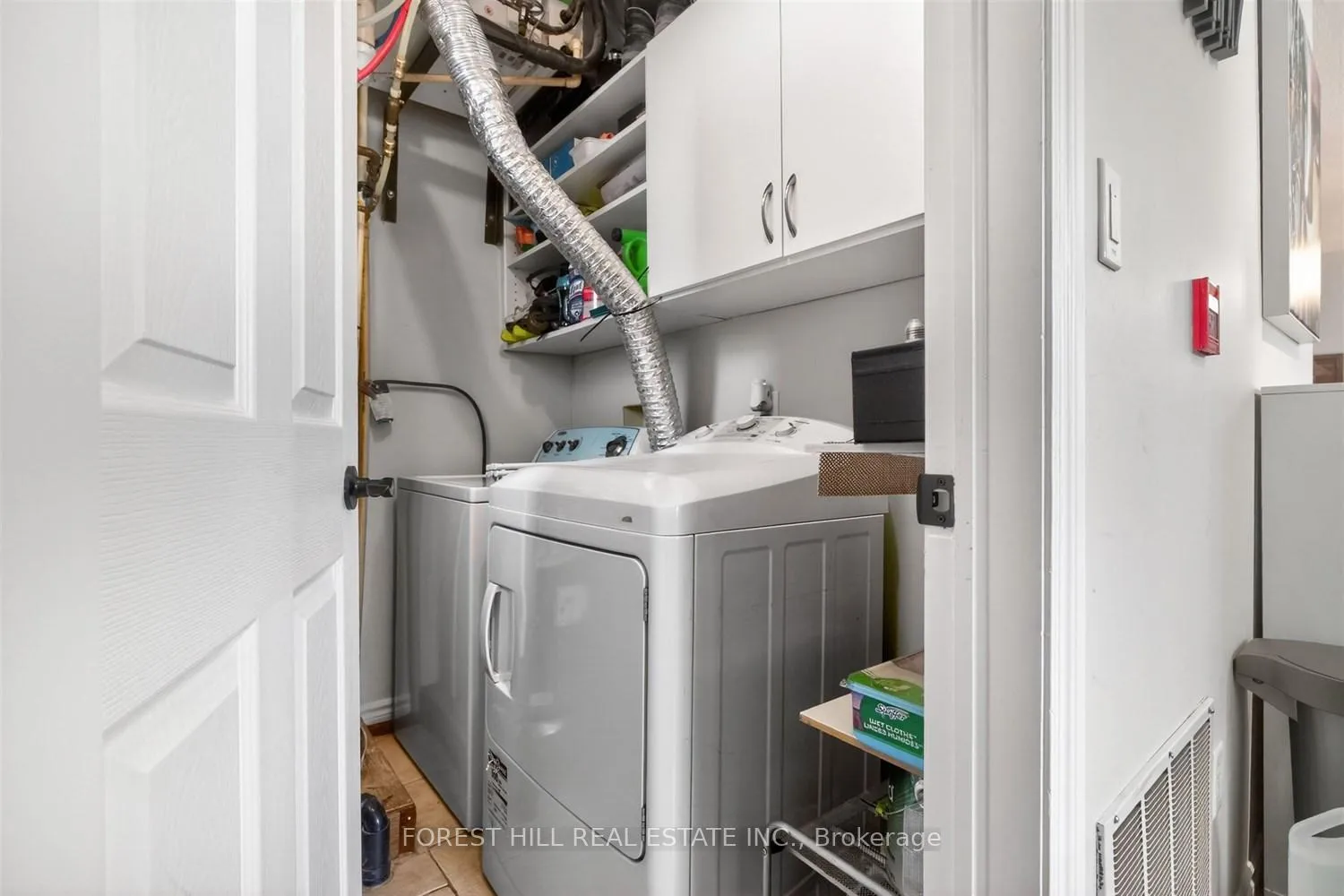 Photo 15 of Unit 3, 9 Sherman Avenue, Hamilton, Stipley — HOMEH